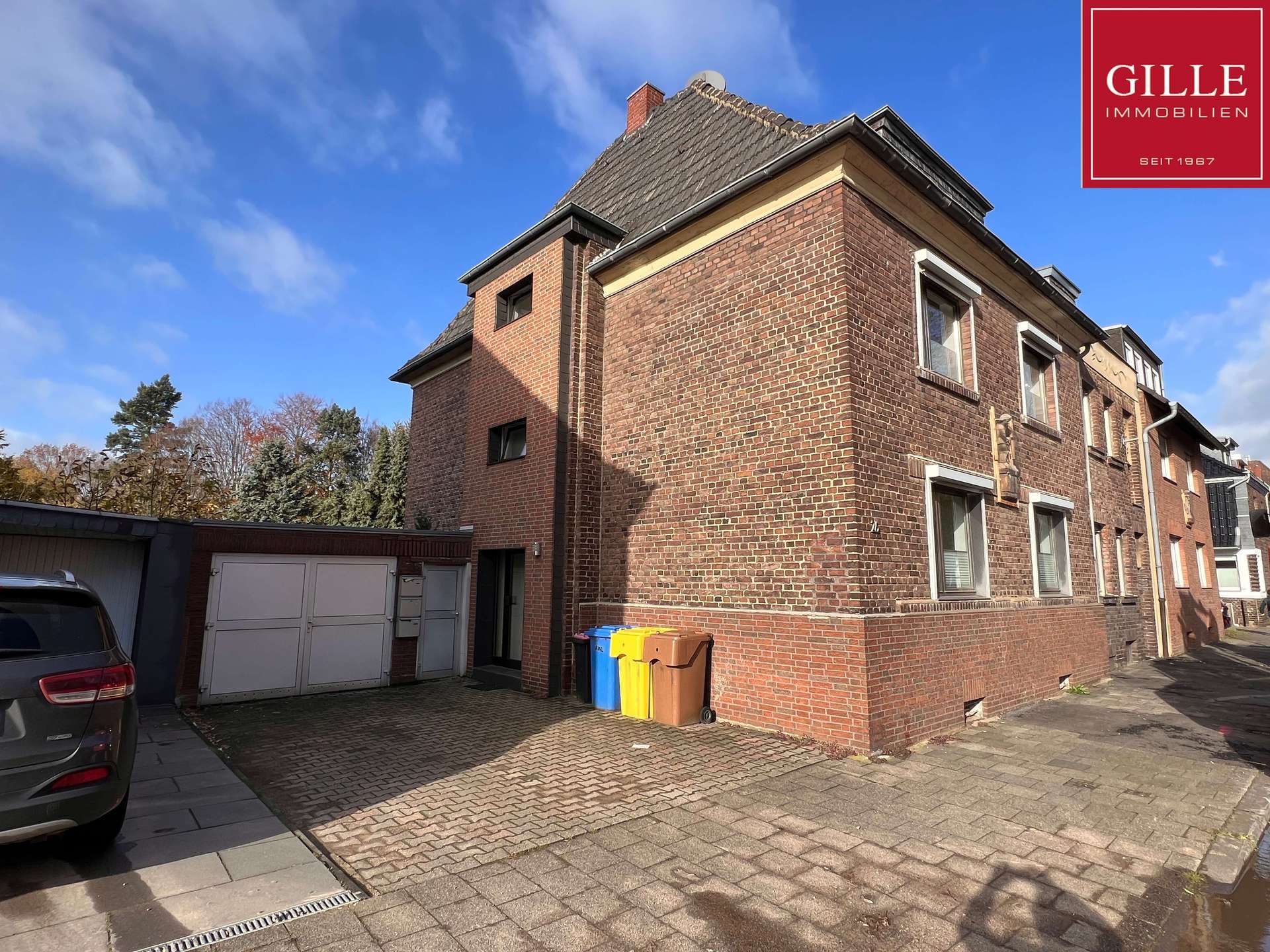 Gepflegtes Ein,-Zwei- oder Mehrgenerationenhaus mit Garage, Stellplatz und Garten