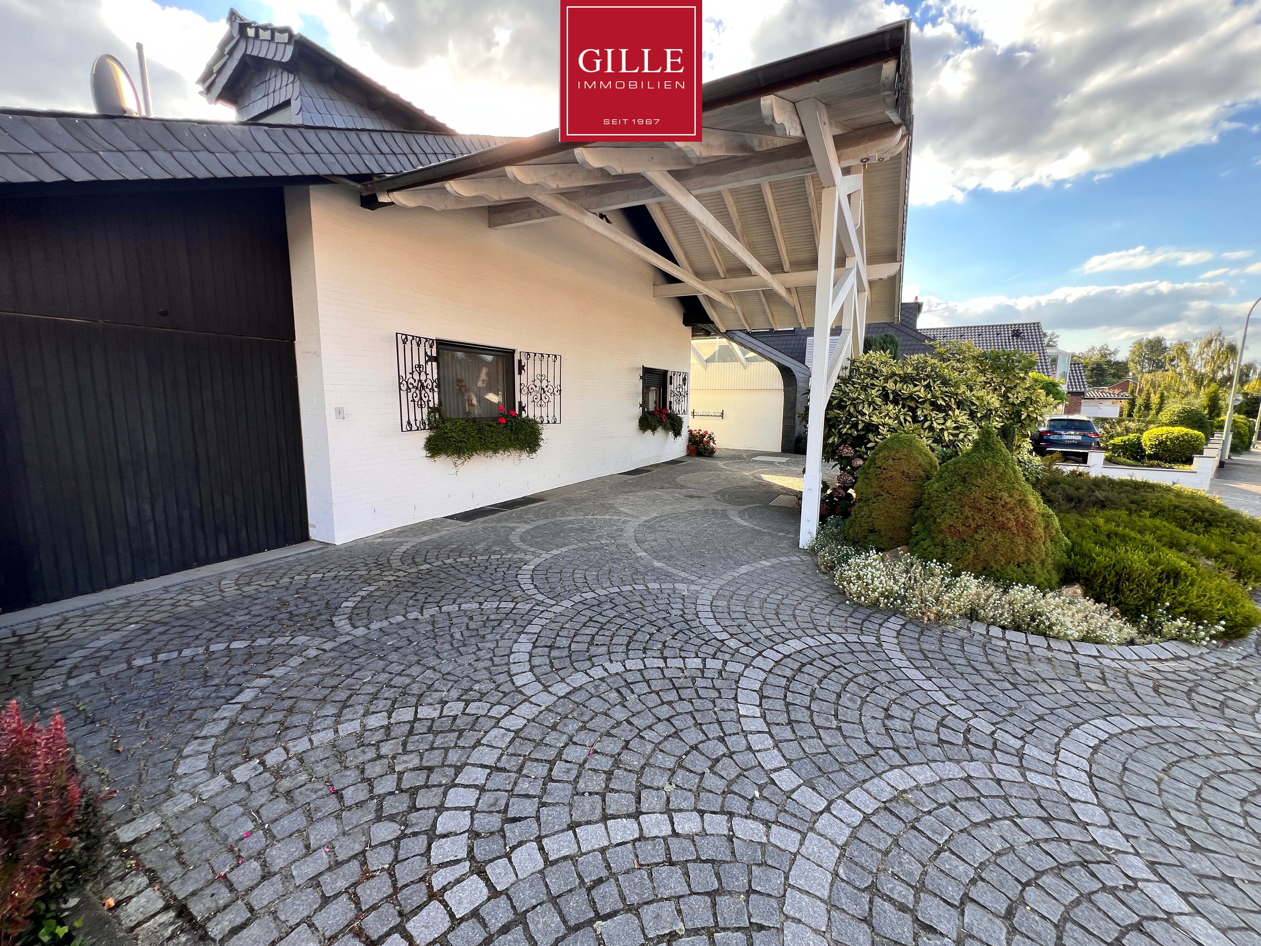 Neuss-Speck-Wehl: Paradiesischer Garten mit freistehendem großen 1-Familienhaus kurzfristig frei !!!