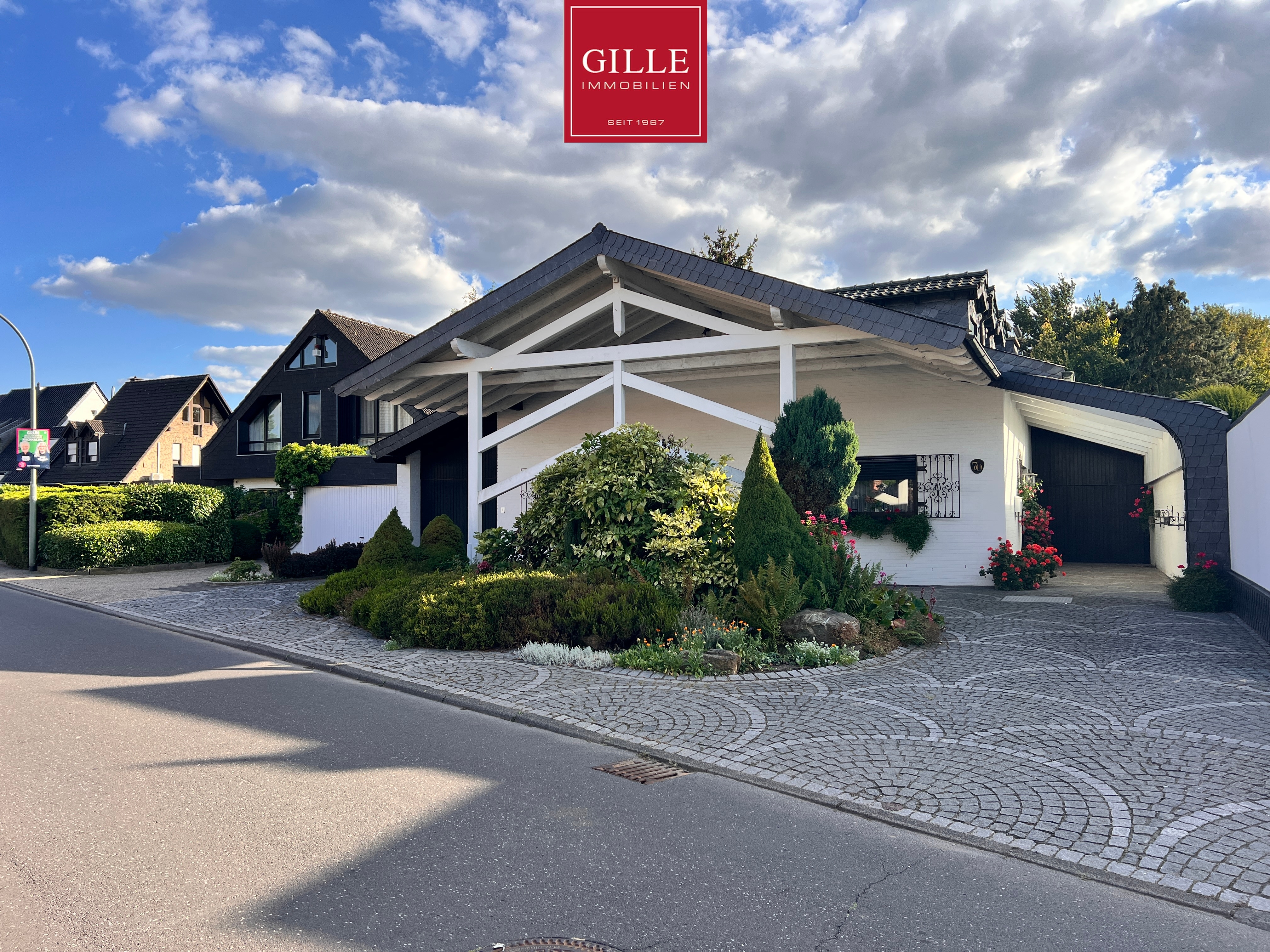 Neuss-Speck-Wehl: Paradiesischer Garten mit freistehendem großen 1-Familienhaus kurzfristig frei !!!