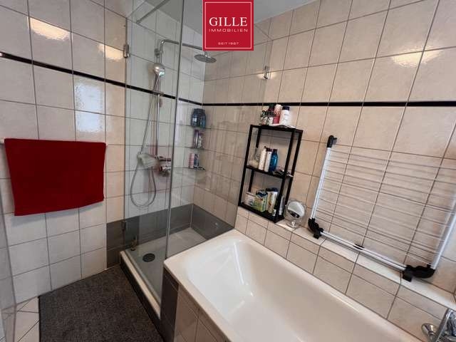 Ansicht 18 von: Kaarst-Holzbüttgen: Helle u. großzügige 3-Zim.Whg mit Balkon, Tageslichtbad, Gäste-WC u. Carport