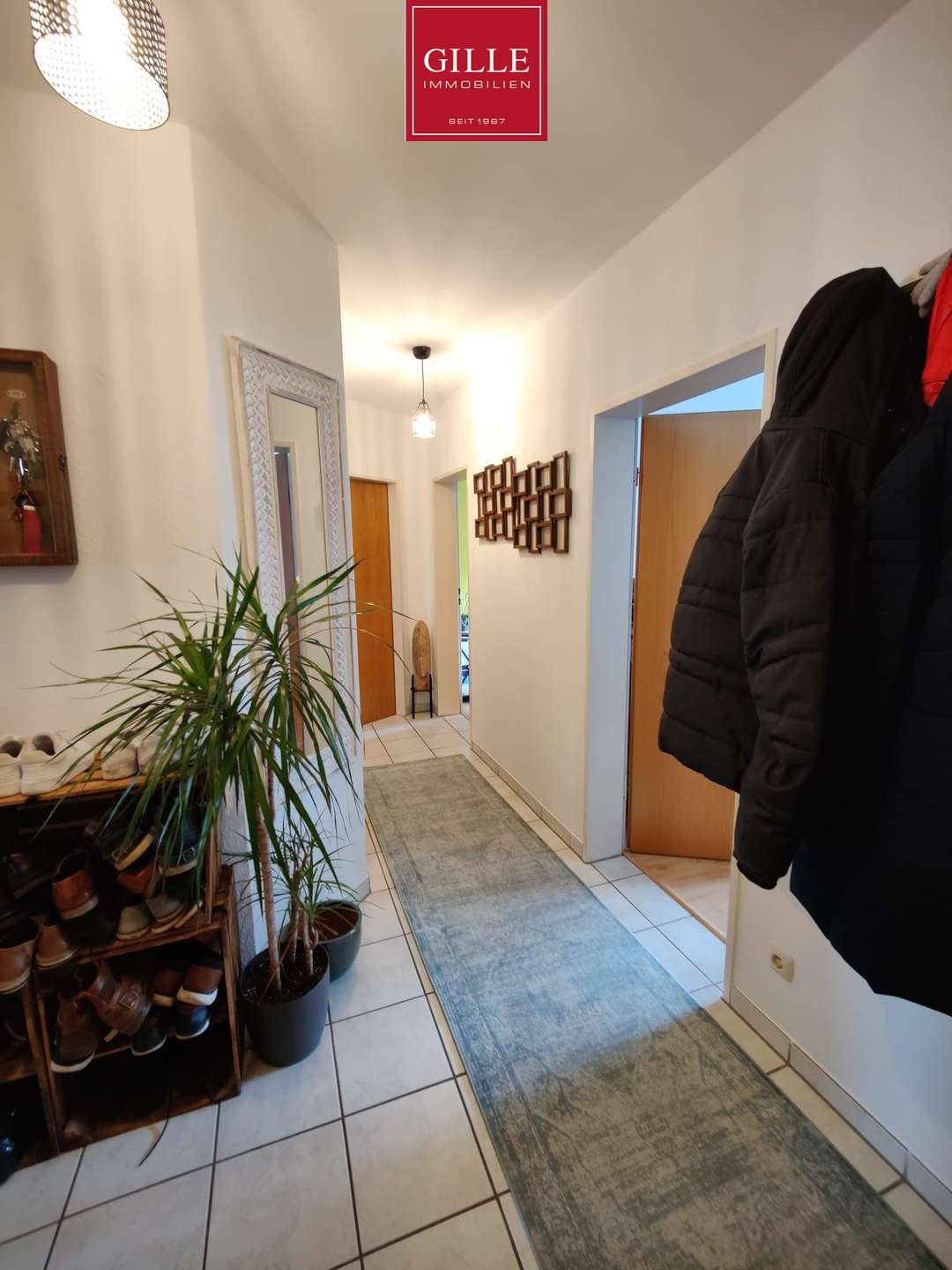 Ansicht 2 von: Kaarst-Holzbüttgen: Helle u. großzügige 3-Zim.Whg mit Balkon, Tageslichtbad, Gäste-WC u. Carport