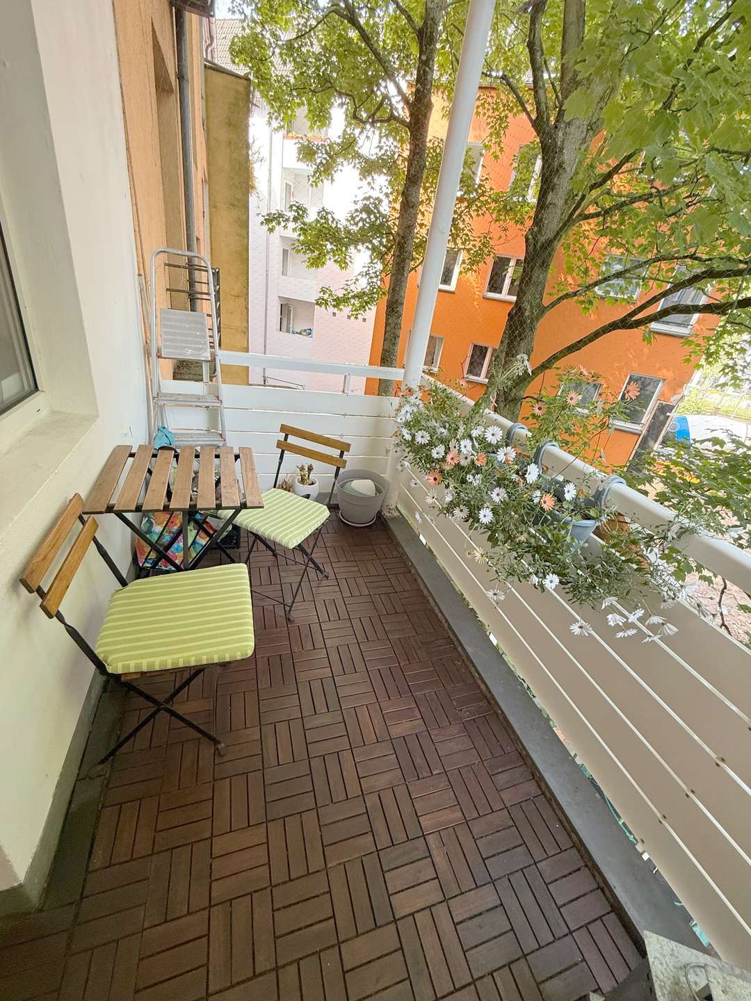 Düsseldorf-Düsseltal: 2-Zimmerwohnung mit Duschbad, Balkon und Einbauküche in zentraler Lage