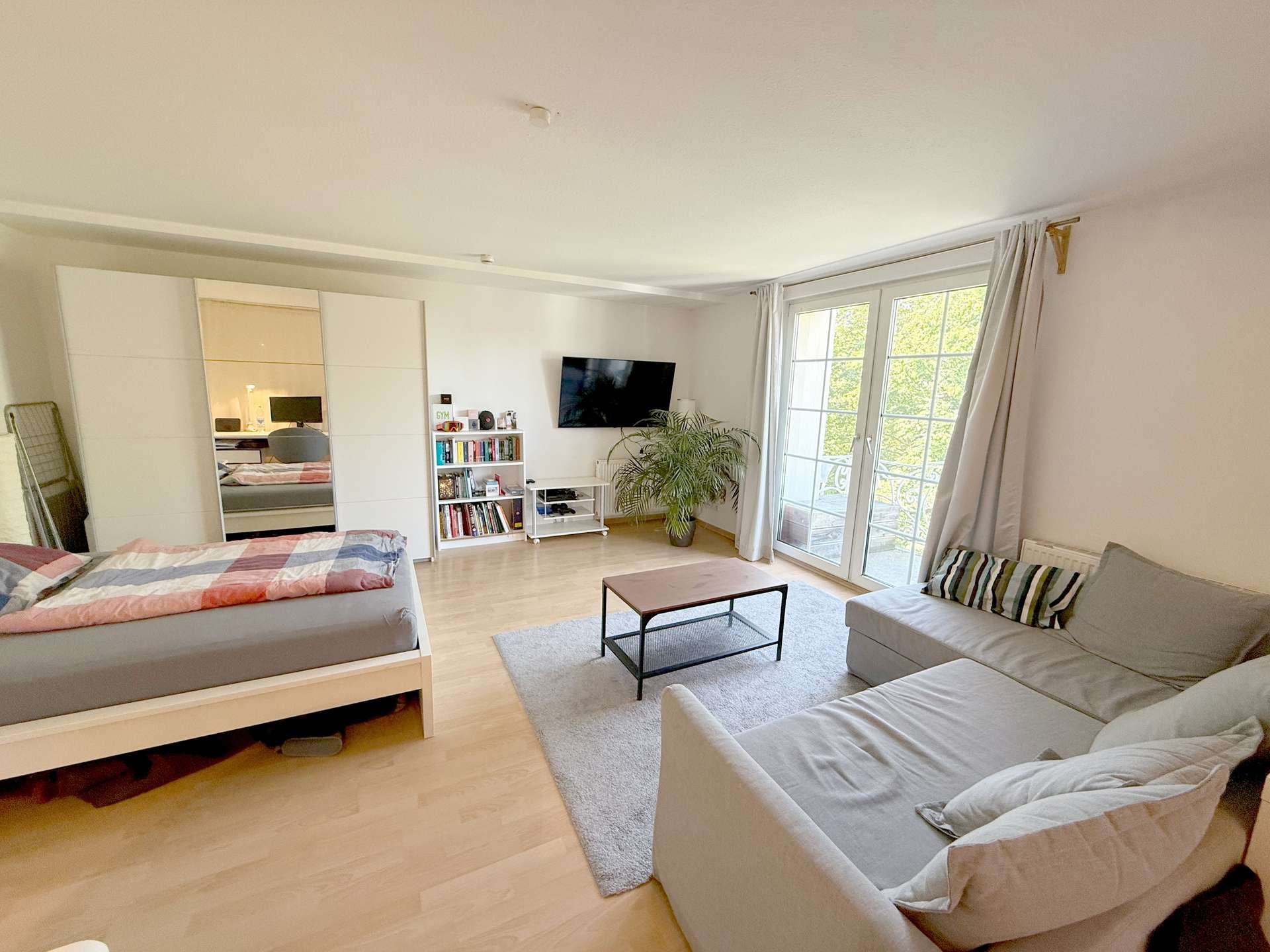 Vermietet! Beste Lage in der Neusser-Innenstadt: Helles und gemütliches Apartment mit Einbauküche und Balkon