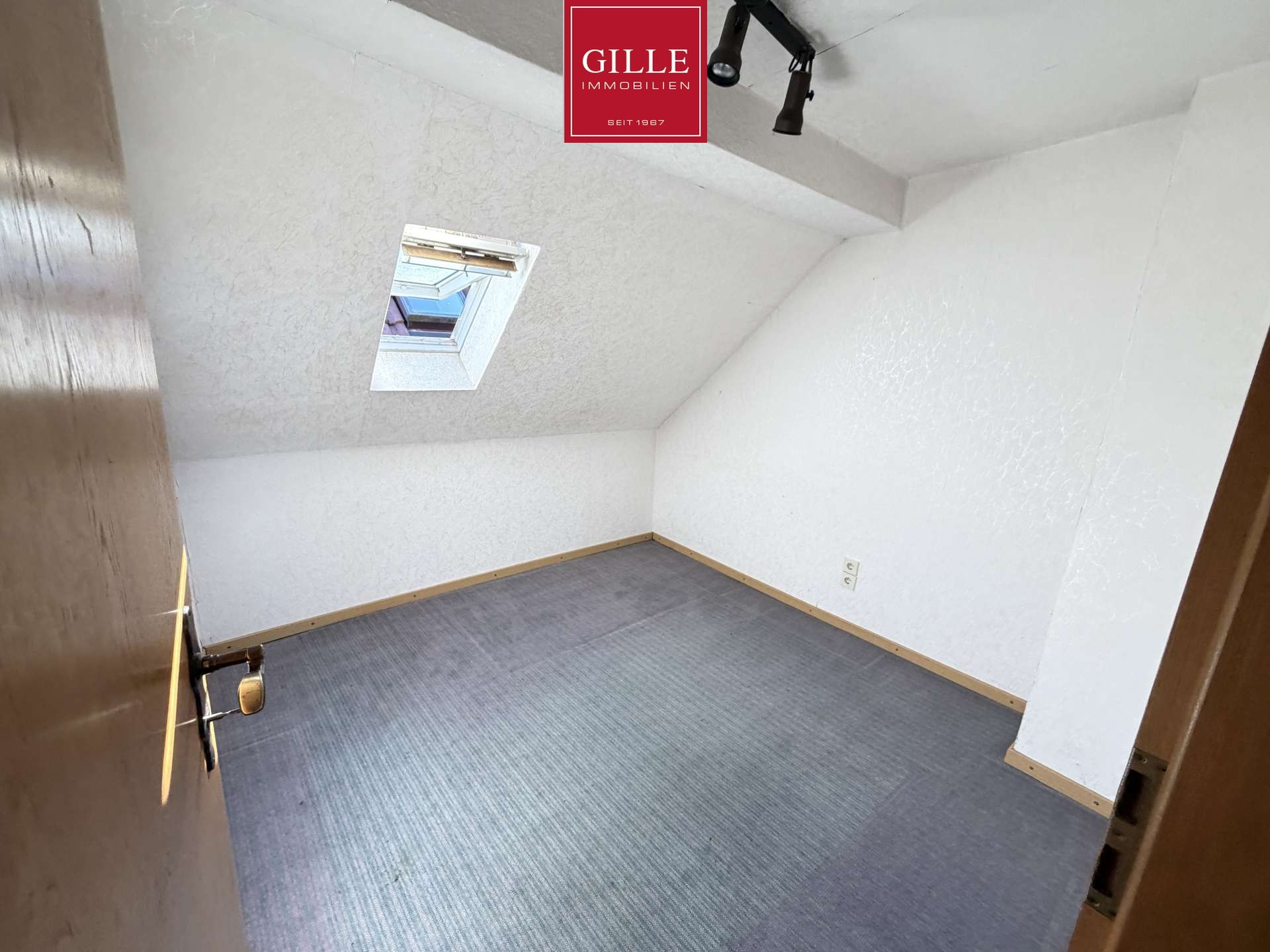 Ansicht 20 von: Grevenbroich -Gustorf: Großes 1- bis 2-Familienhaus mit 8 Zimmern, 2 Bädern, Garten u. Garage / frei