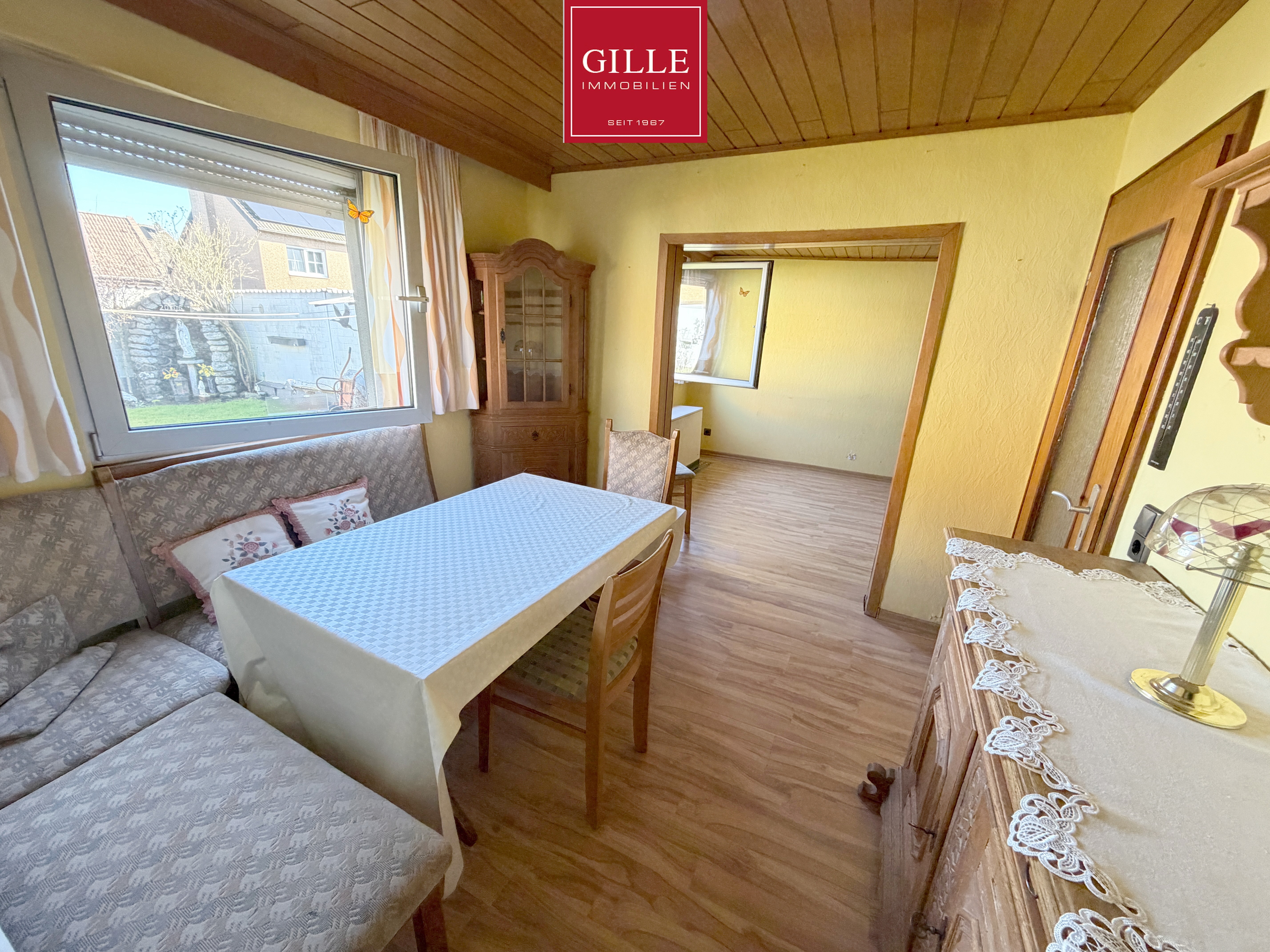 Ansicht 12 von: Grevenbroich -Gustorf: Großes 1- bis 2-Familienhaus mit 8 Zimmern, 2 Bädern, Garten u. Garage / frei