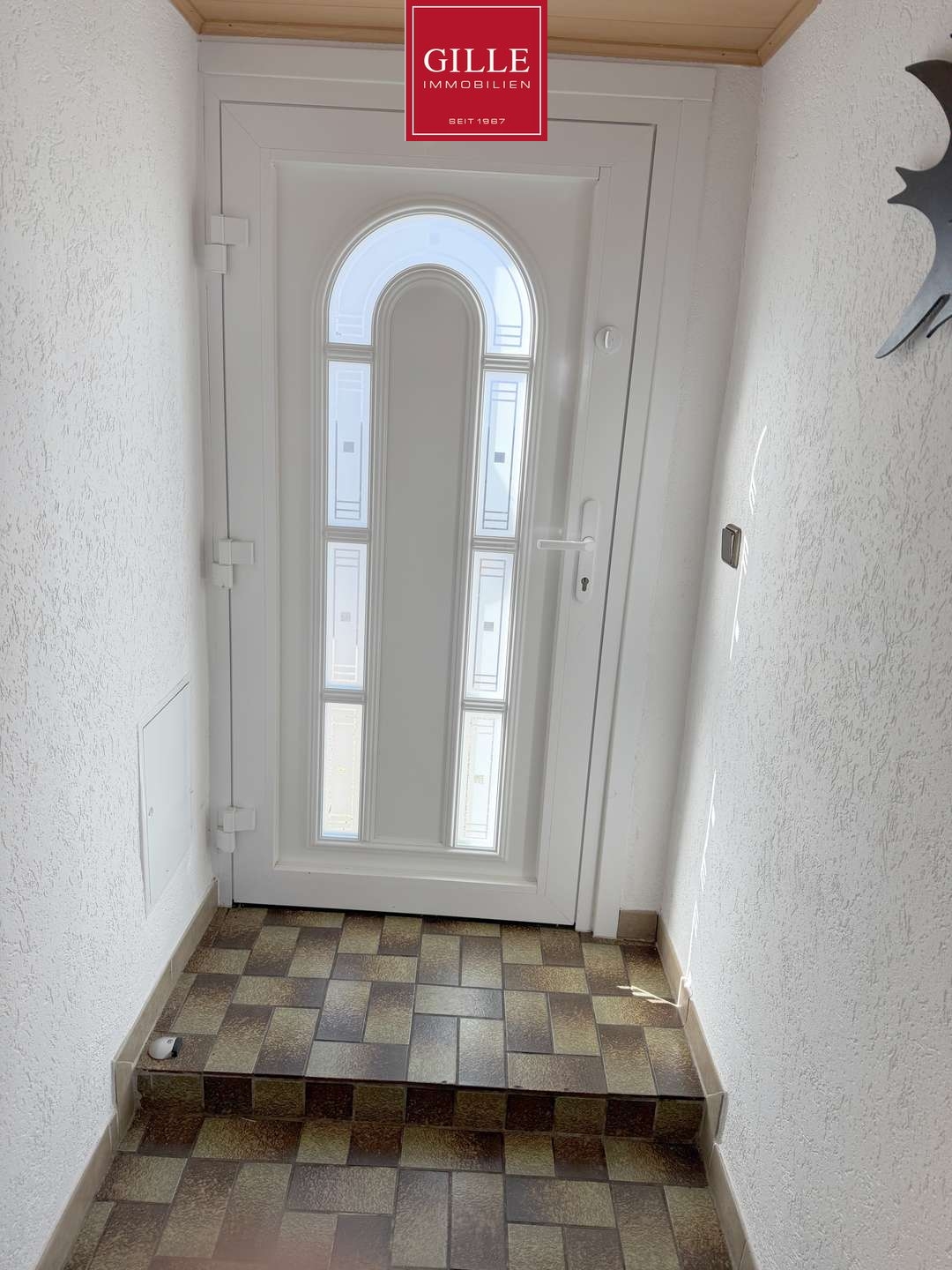 Ansicht 2 von: Grevenbroich -Gustorf: Großes 1- bis 2-Familienhaus mit 8 Zimmern, 2 Bädern, Garten u. Garage / frei