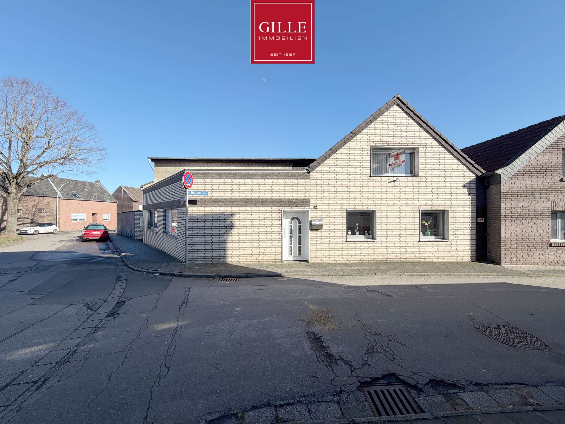 Grevenbroich -Gustorf: Großes 1- bis 2-Familienhaus mit 8 Zimmern, 2 Bädern, Garten u. Garage / frei