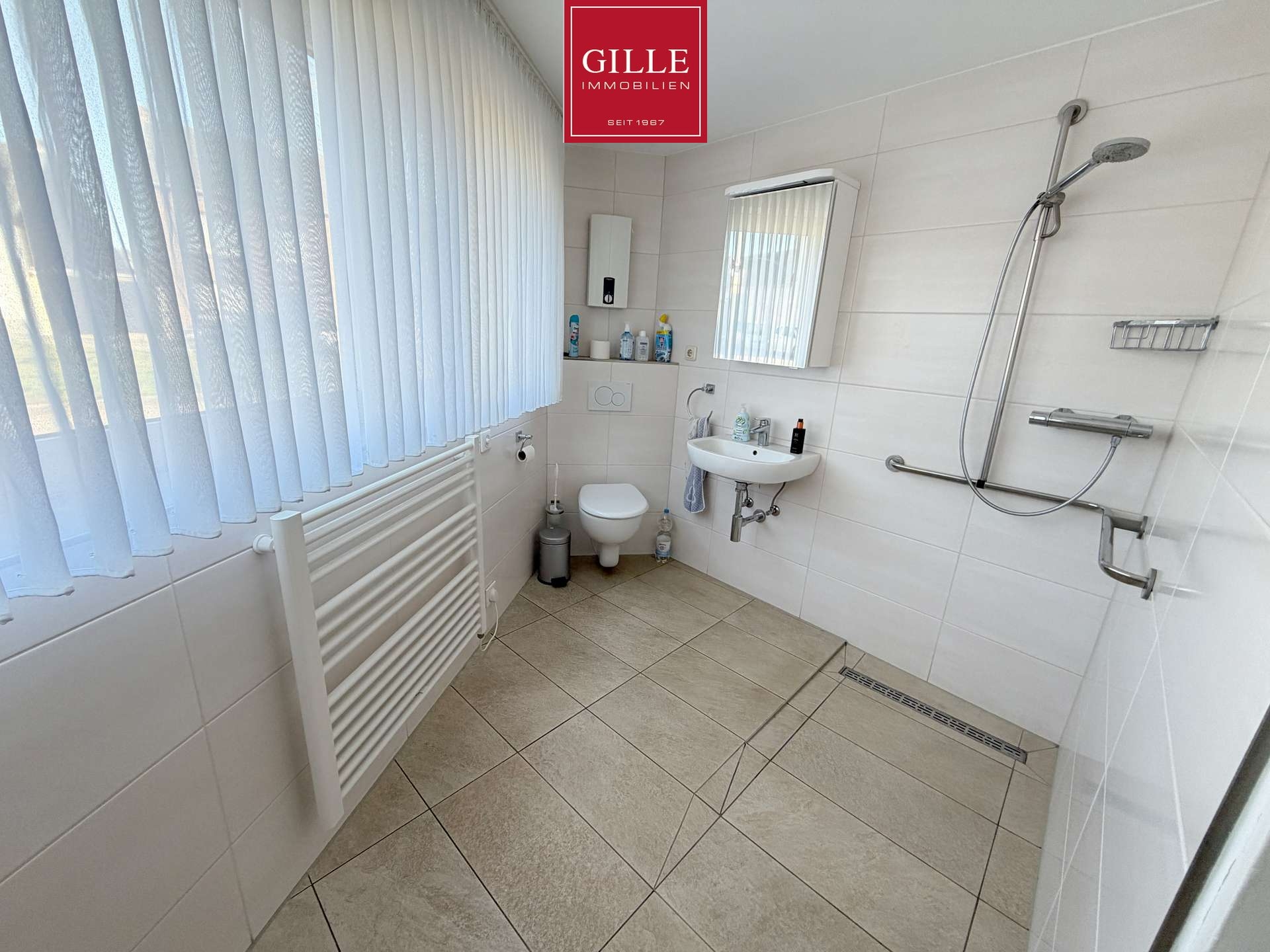 Ansicht 6 von: Grevenbroich -Gustorf: Großes 1- bis 2-Familienhaus mit 8 Zimmern, 2 Bädern, Garten u. Garage / frei