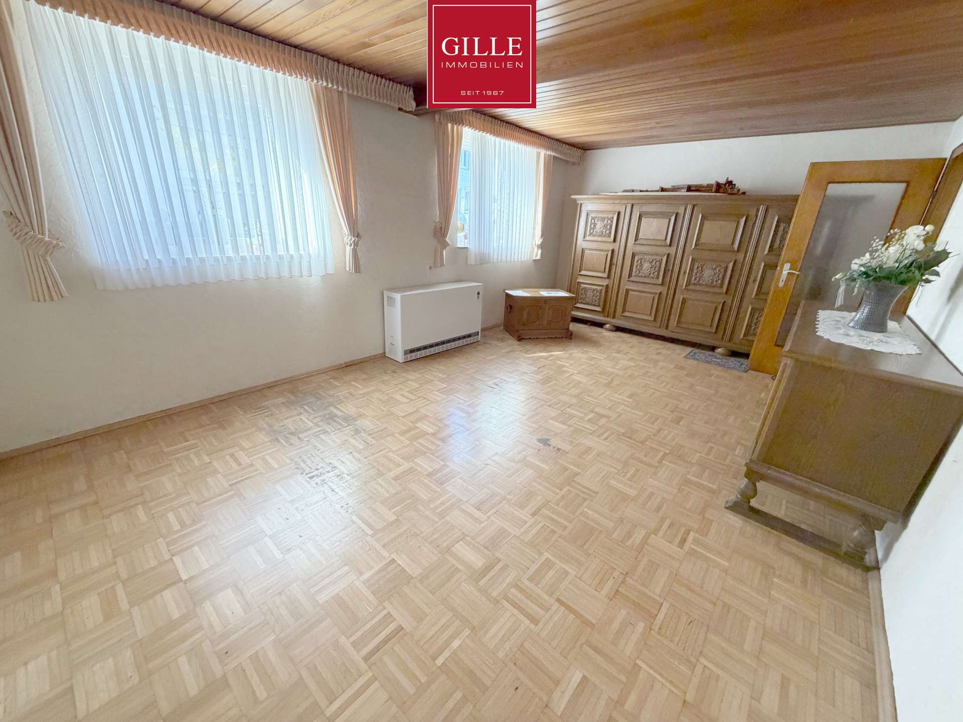 Ansicht 16 von: Grevenbroich -Gustorf: Großes 1- bis 2-Familienhaus mit 8 Zimmern, 2 Bädern, Garten u. Garage / frei