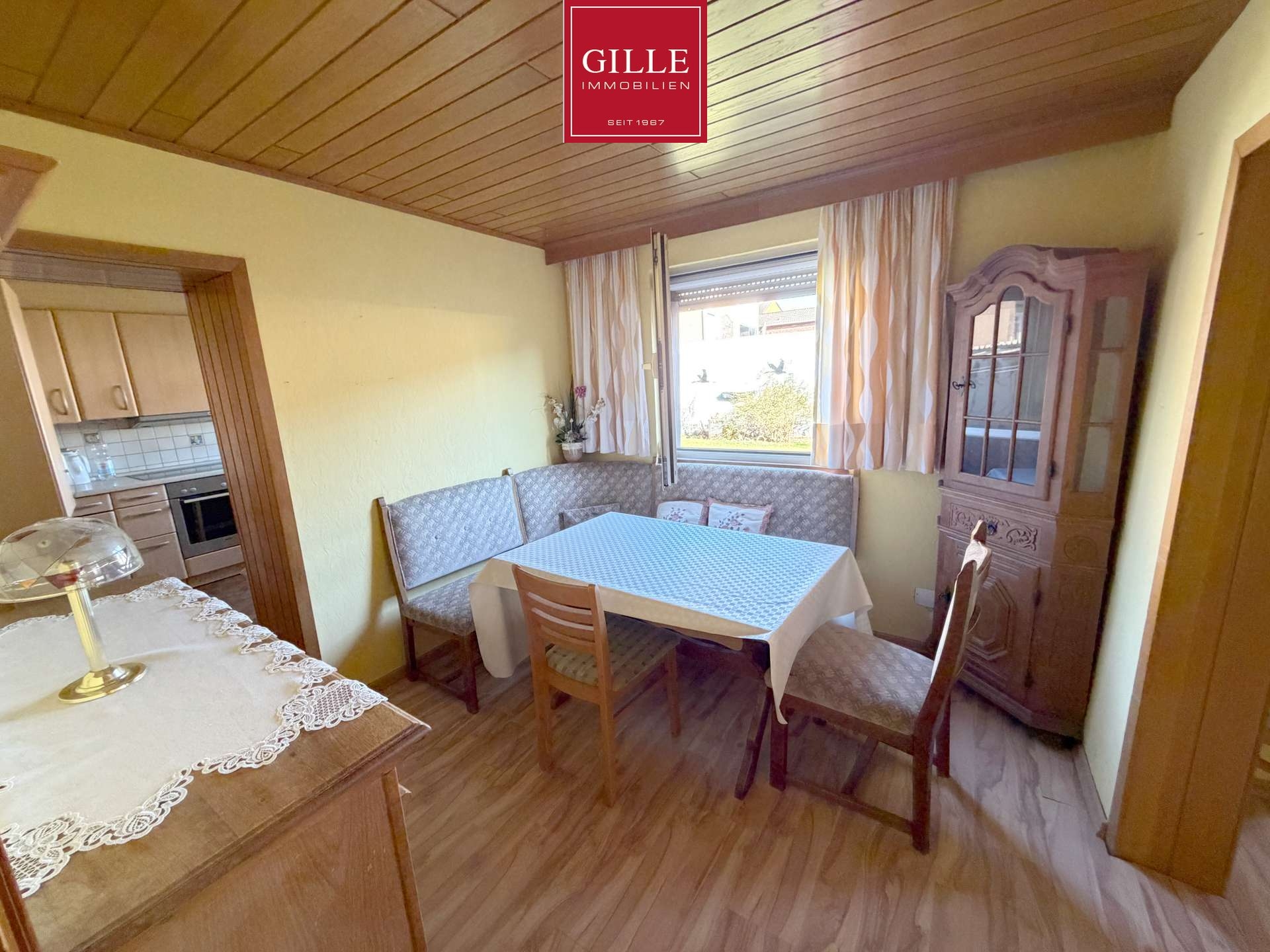 Ansicht 11 von: Grevenbroich -Gustorf: Großes 1- bis 2-Familienhaus mit 8 Zimmern, 2 Bädern, Garten u. Garage / frei