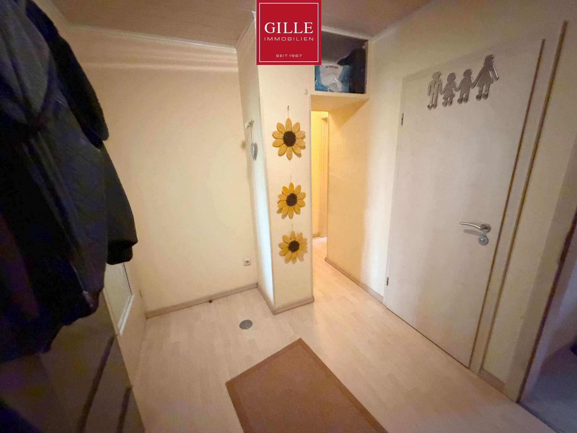 Ansicht 3 von: Neuss-Nixhütter Weg: Seltenheit! 4-Zimmer EG-Wohnung in Zweifamilienhaus mit großem Garten