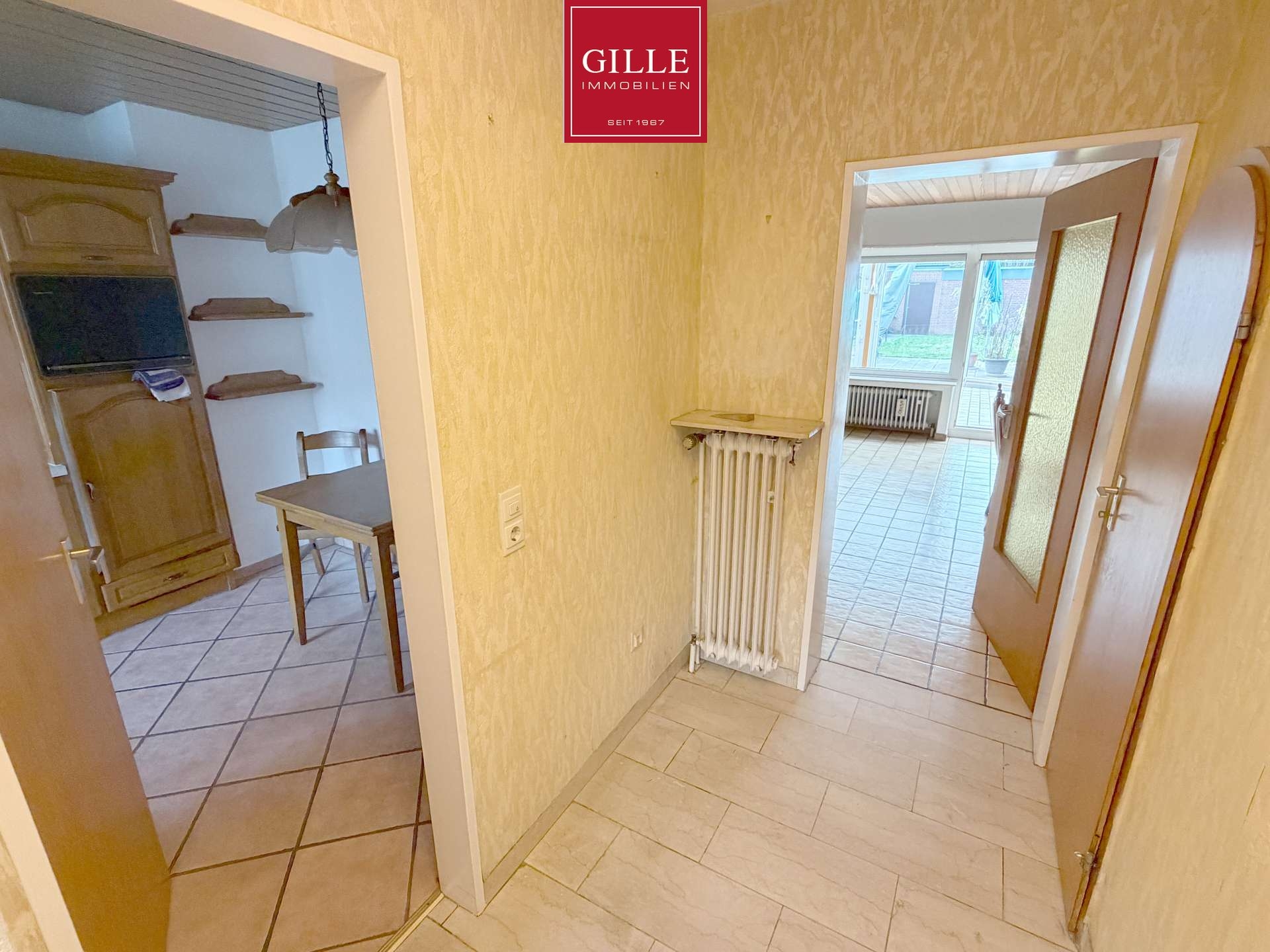 Ansicht 3 von: Gepflegtes Einfamilienhaus mit Wintergarten, großem Garten, Garage und kleiner Werkstatt, frei !!!