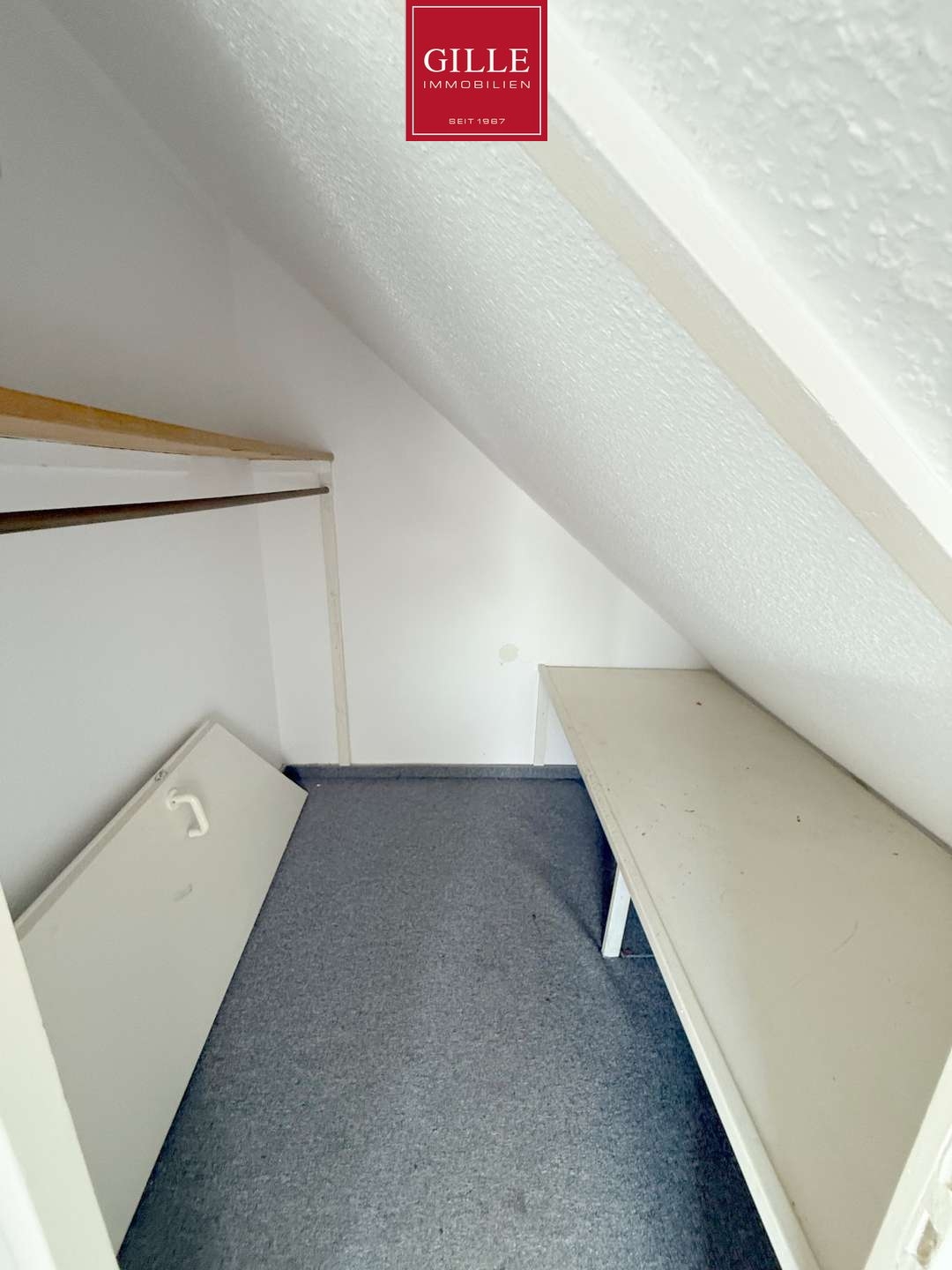 Ansicht 14 von: Neuss-Hoisten: 3-Zimmer-Maisonettewhg. im Dachgeschoss mit Loggia und Tageslichtbad in ruhiger Lage