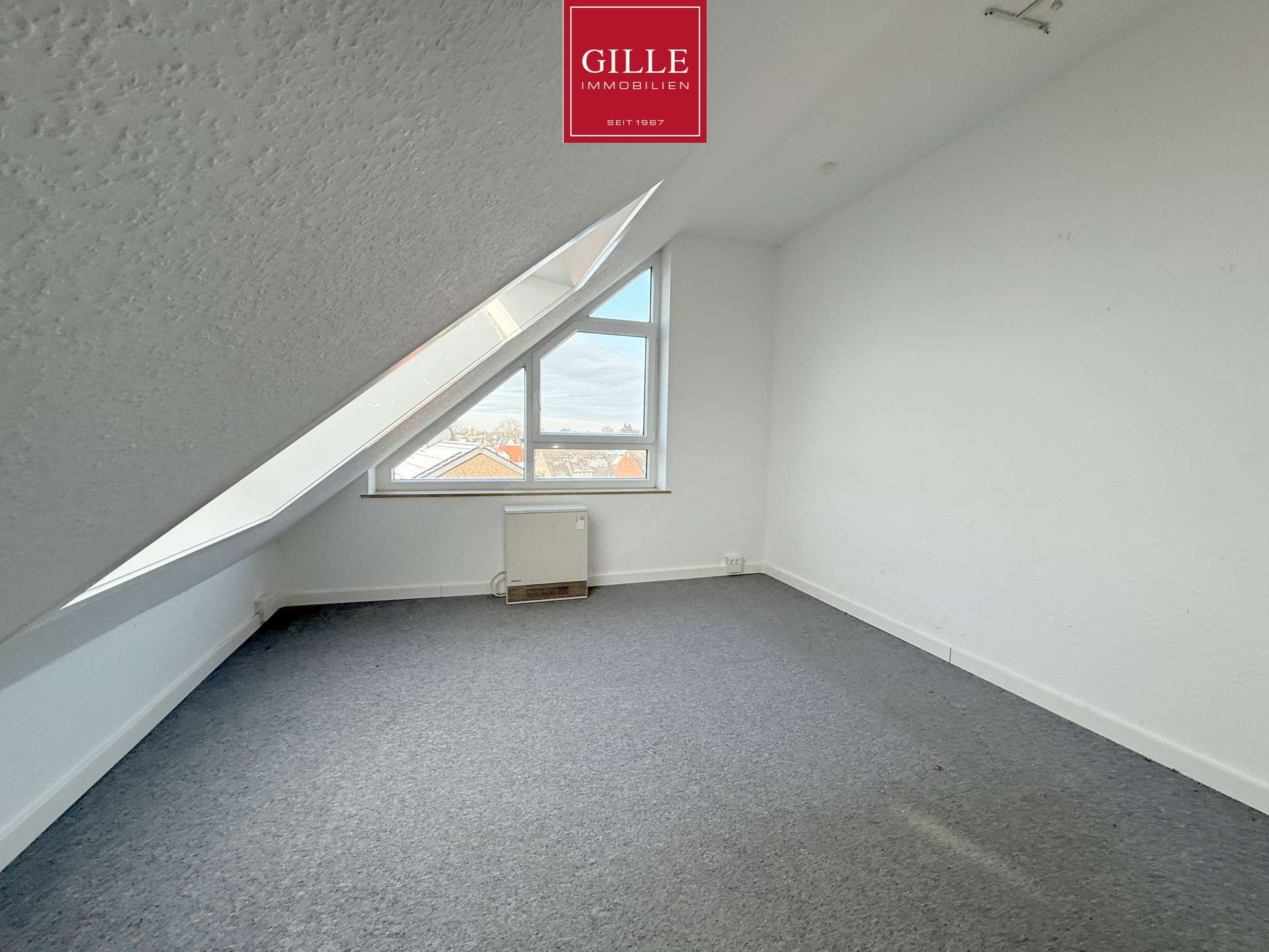 Ansicht 13 von: Neuss-Hoisten: 3-Zimmer-Maisonettewhg. im Dachgeschoss mit Loggia und Tageslichtbad in ruhiger Lage