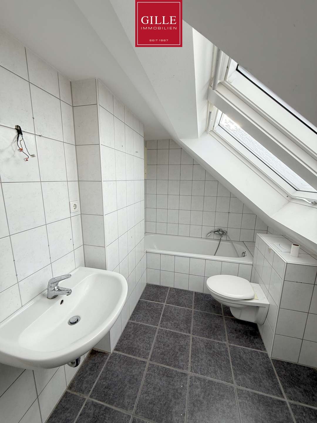 Ansicht 11 von: Neuss-Hoisten: 3-Zimmer-Maisonettewhg. im Dachgeschoss mit Loggia und Tageslichtbad in ruhiger Lage