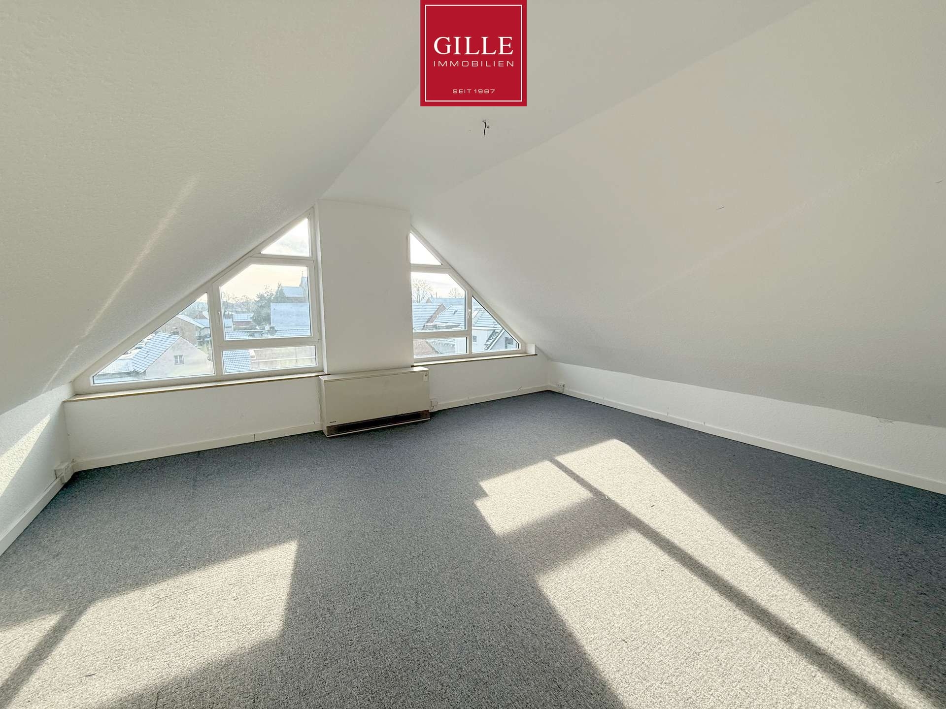 Ansicht 9 von: Neuss-Hoisten: 3-Zimmer-Maisonettewhg. im Dachgeschoss mit Loggia und Tageslichtbad in ruhiger Lage