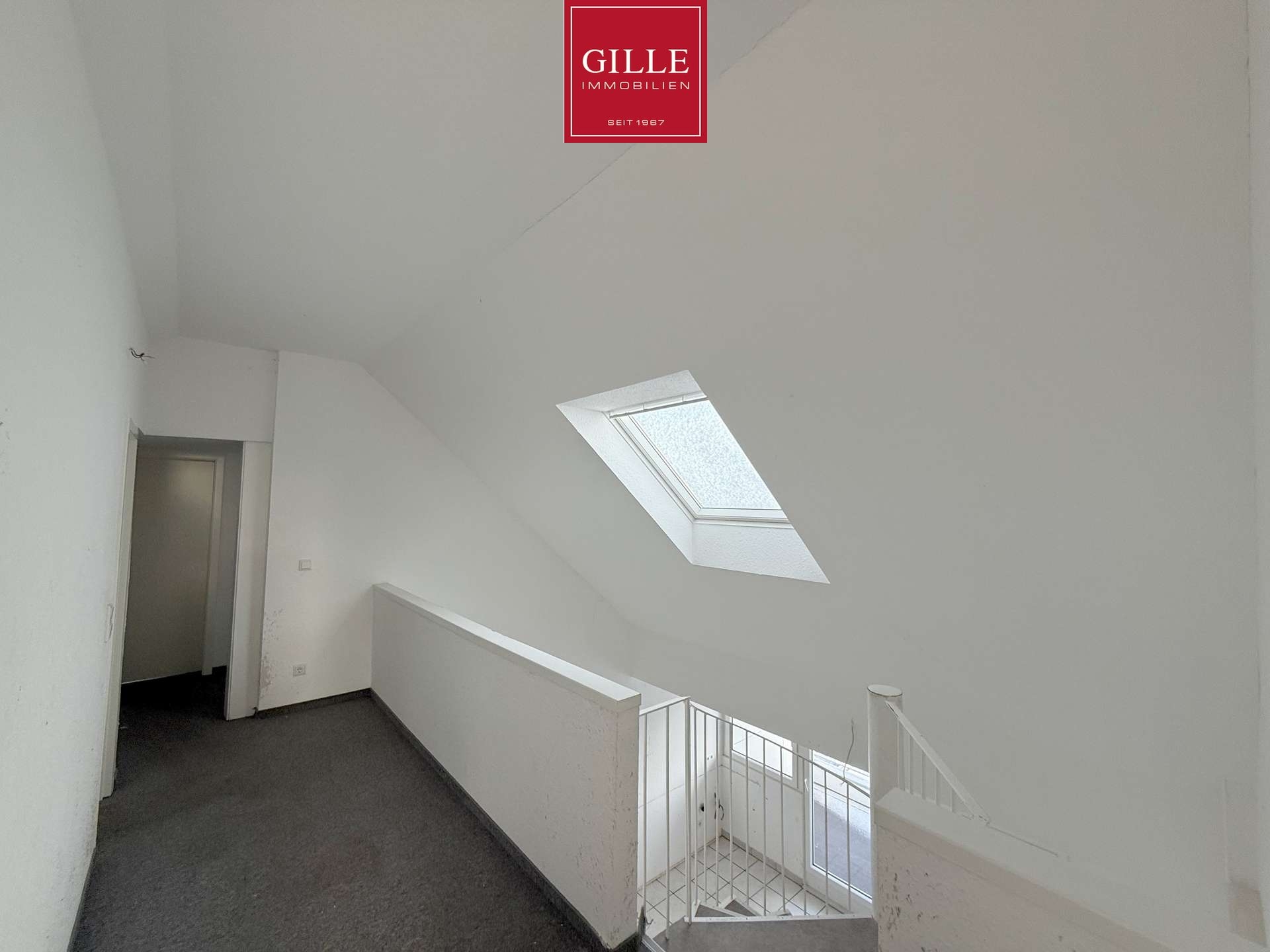 Ansicht 7 von: Neuss-Hoisten: 3-Zimmer-Maisonettewhg. im Dachgeschoss mit Loggia und Tageslichtbad in ruhiger Lage