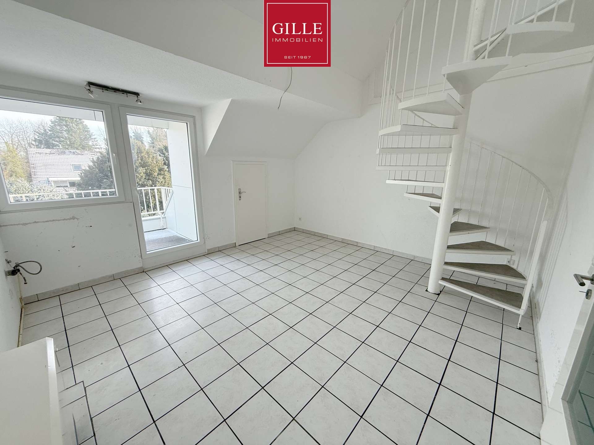 Ansicht 2 von: Neuss-Hoisten: 3-Zimmer-Maisonettewhg. im Dachgeschoss mit Loggia und Tageslichtbad in ruhiger Lage