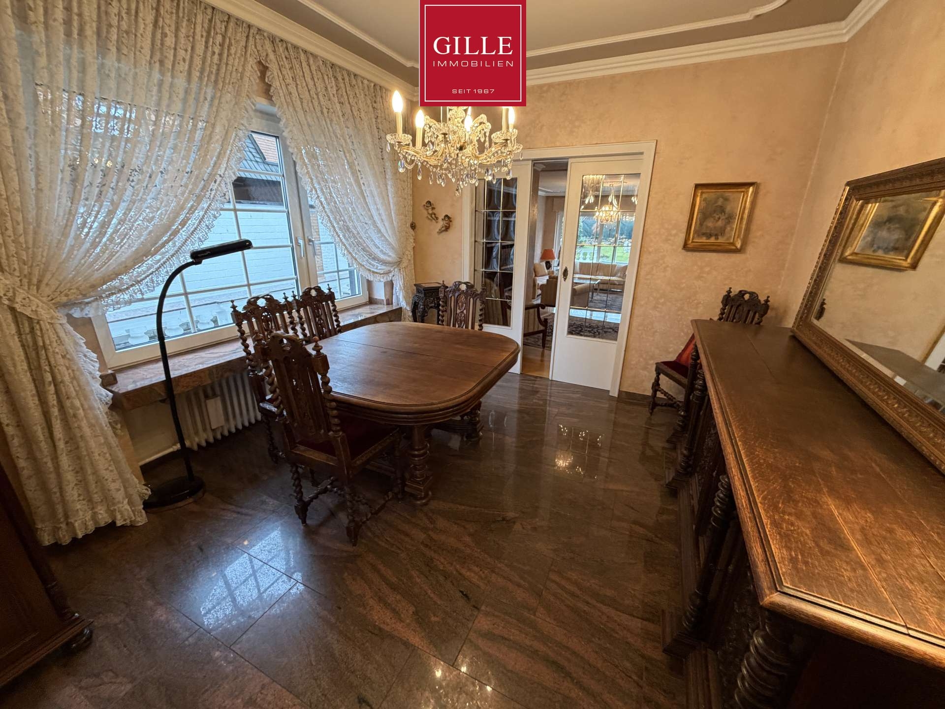 Ansicht 3 von: Große DHH in kinderfreundlicher, ruhiger Wohnlage-6 Zimmer, Einbauküche, toller Garten, Garage, frei