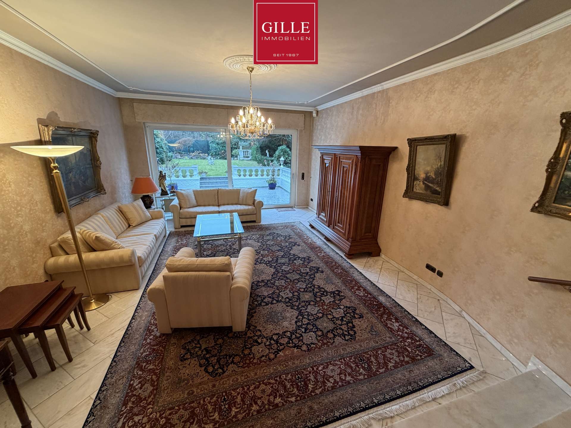 Ansicht 9 von: Große DHH in kinderfreundlicher, ruhiger Wohnlage-6 Zimmer, Einbauküche, toller Garten, Garage, frei