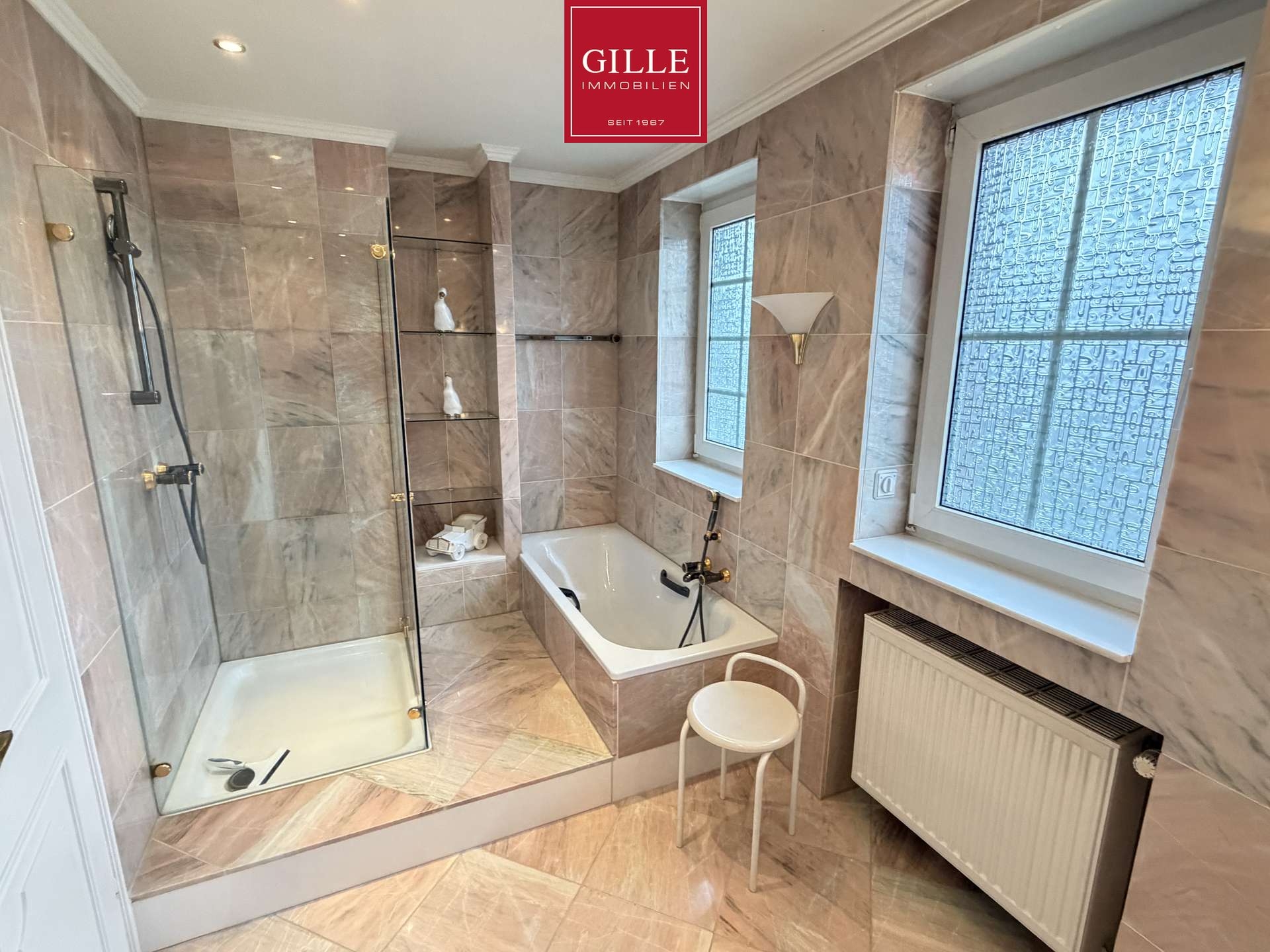 Ansicht 18 von: Große DHH in kinderfreundlicher, ruhiger Wohnlage-6 Zimmer, Einbauküche, toller Garten, Garage, frei