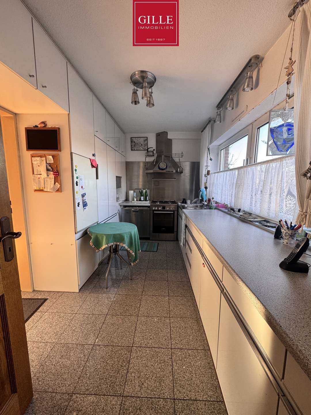 Ansicht 6 von: Exklusiv im Dreikönigenviertel – familienfreundliche Doppelhaushälfte in verkehrsberuhigter Lage