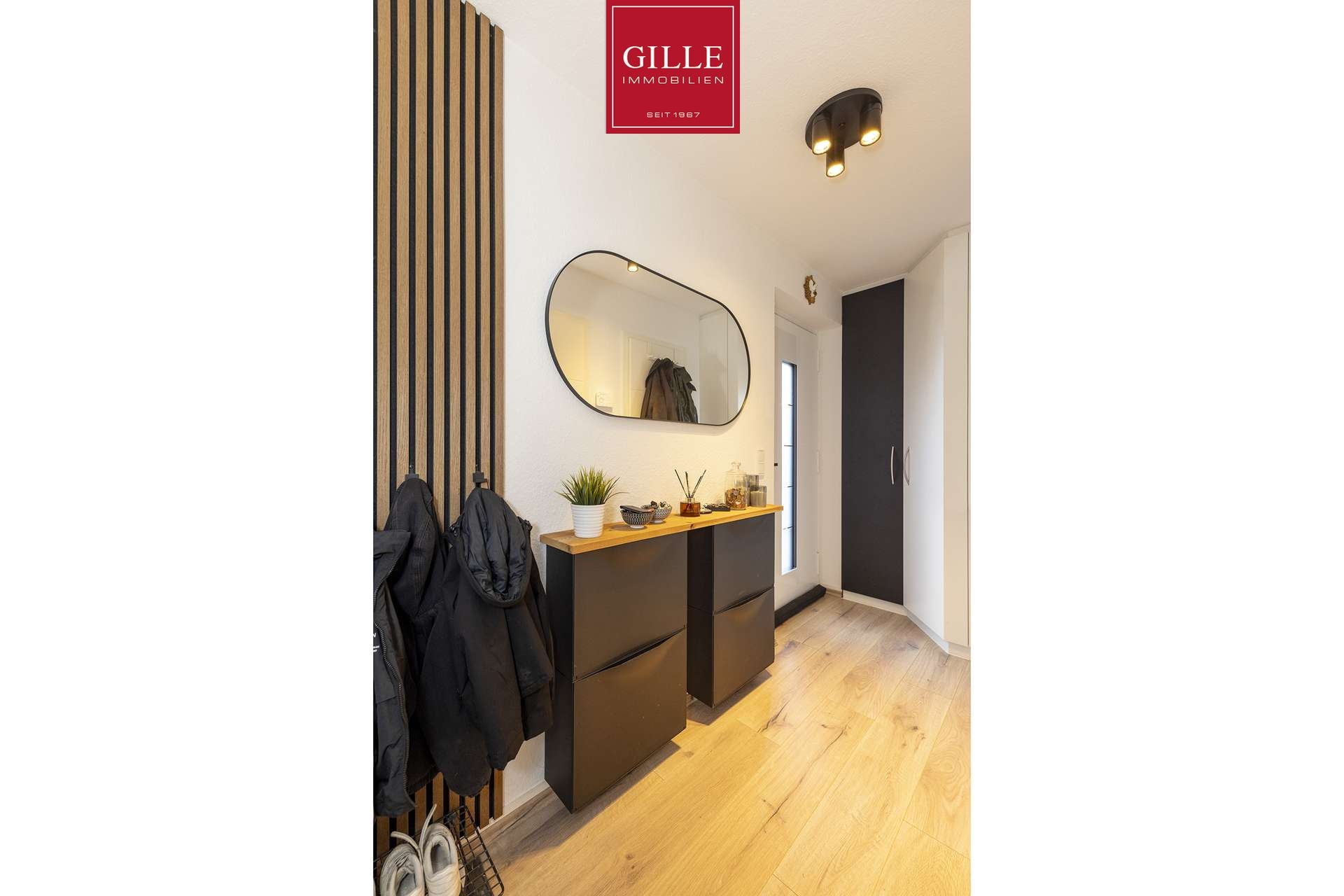 Ansicht 5 von: Modernes Reiheneckhaus mit Solar-Power & Wohn-Souterrain - Einziehen und fertig !!!