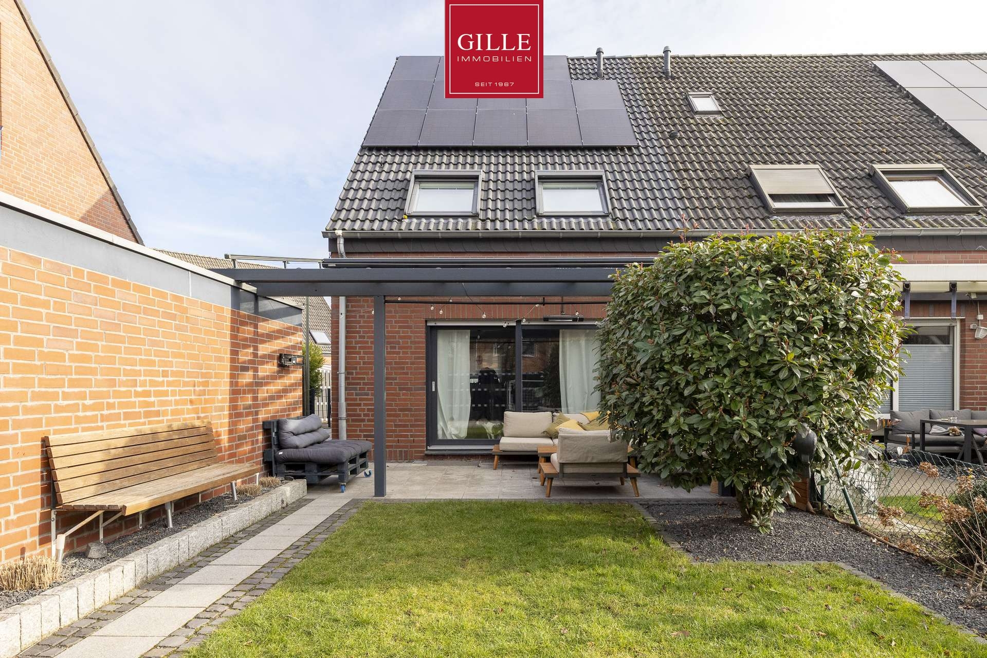 Modernes Reiheneckhaus mit Solar-Power & Wohn-Souterrain - Einziehen und fertig !!!