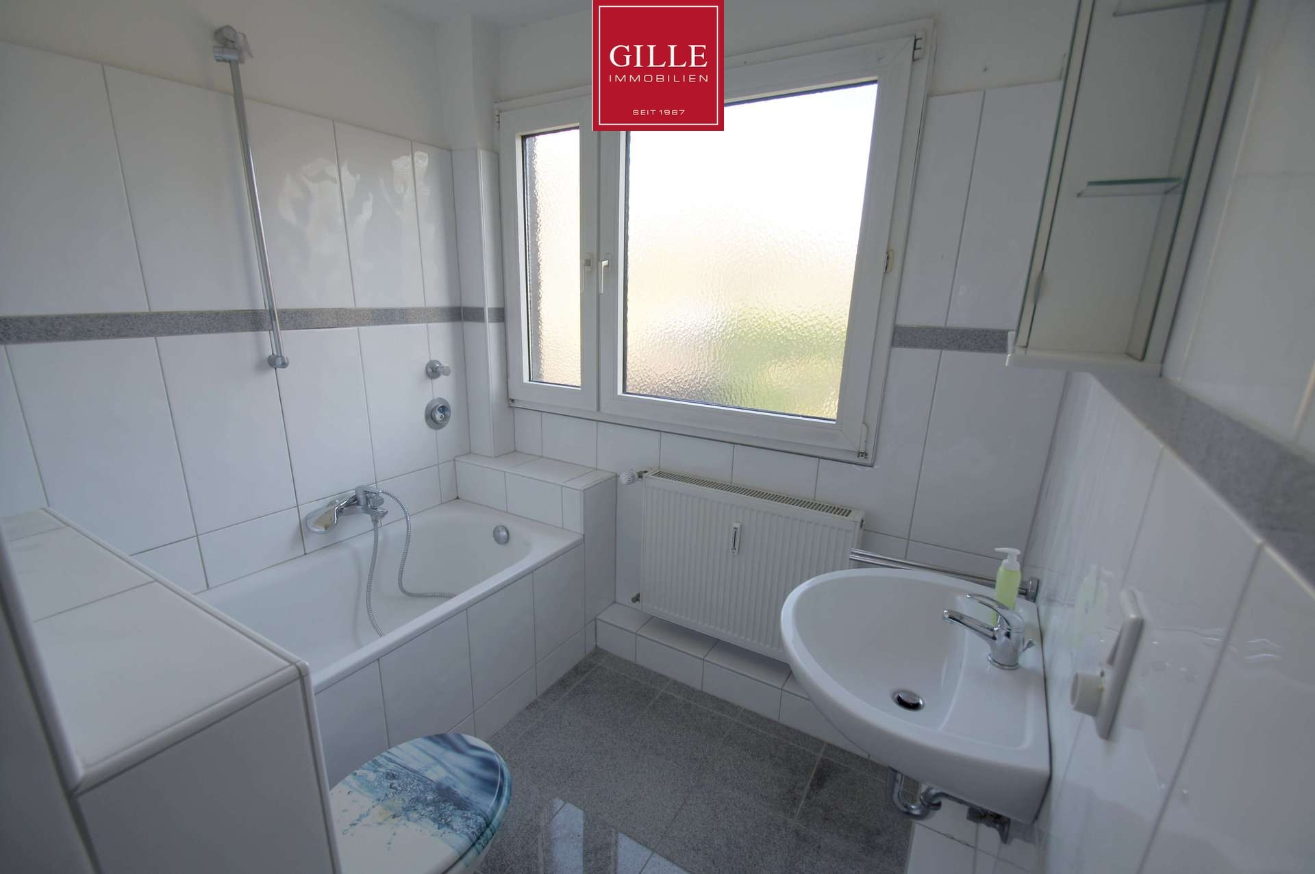 Ansicht 13 von: Neuss-Reuschenberg: Helle u. großzügige 3-Zim.-Whg mit Tageslichtbad, EBK u. Terrasse