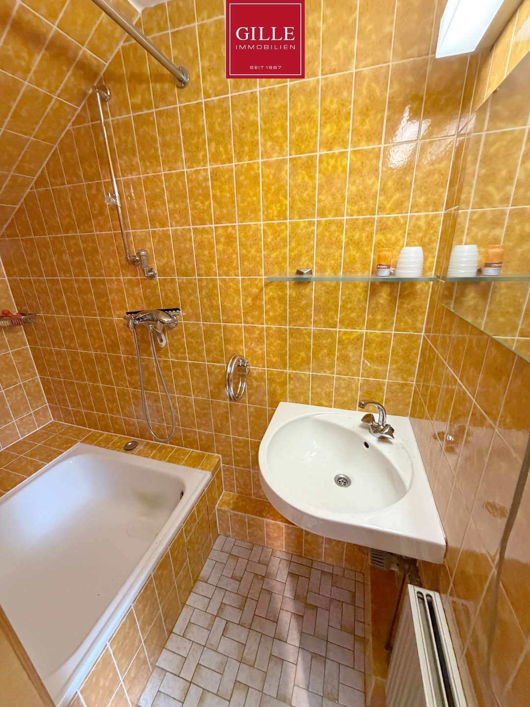 Ansicht 20 von: Neuss-Dreikönigenviertel: Attraktives und gepflegtes  1-Familien-Eckhaus mit Garten und Garage