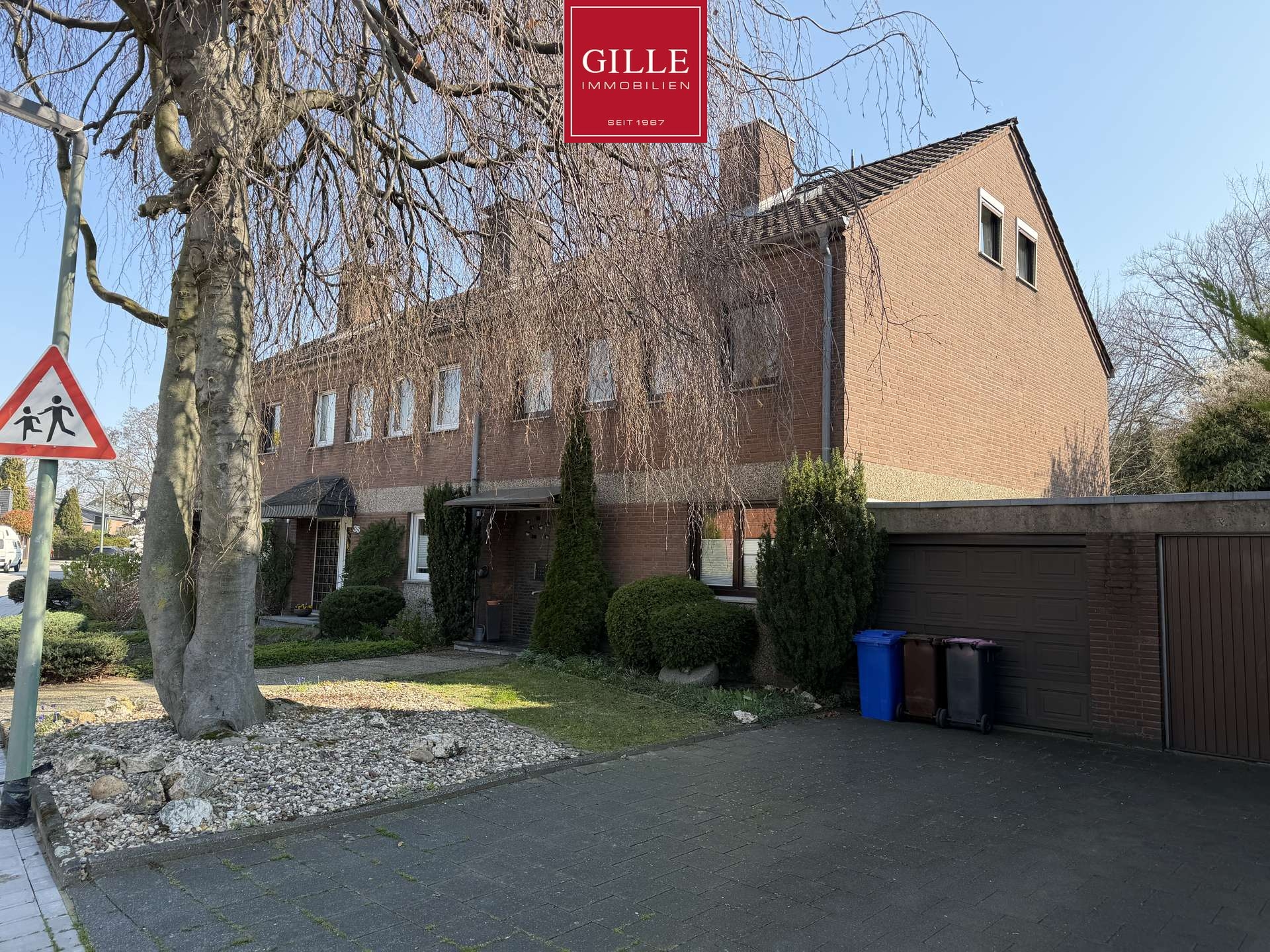 Neuss-Dreikönigenviertel: Attraktives und gepflegtes  1-Familien-Eckhaus mit Garten und Garage