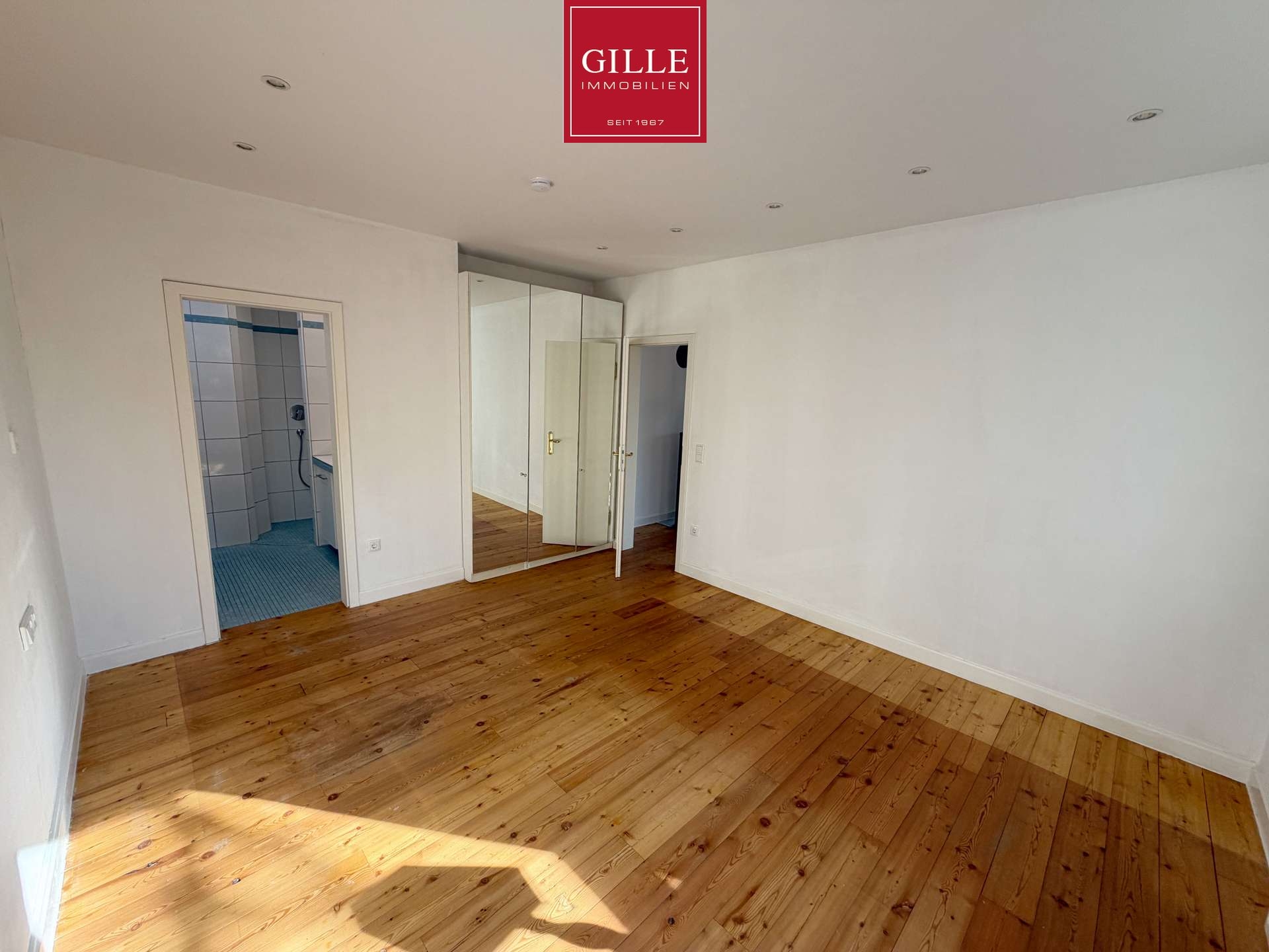 Ansicht 18 von: Neuss-Hoisten: Einmalige Gelegenheit, freistehendes 1-Familienhaus aus 2006 mit Gewerbehalle