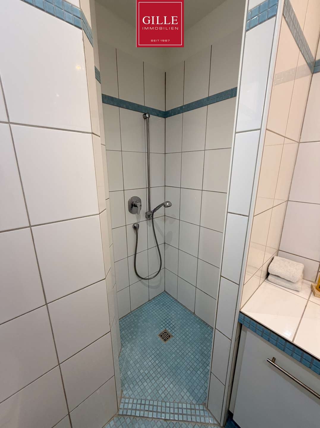 Ansicht 16 von: Neuss-Hoisten: Einmalige Gelegenheit, freistehendes 1-Familienhaus aus 2006 mit Gewerbehalle