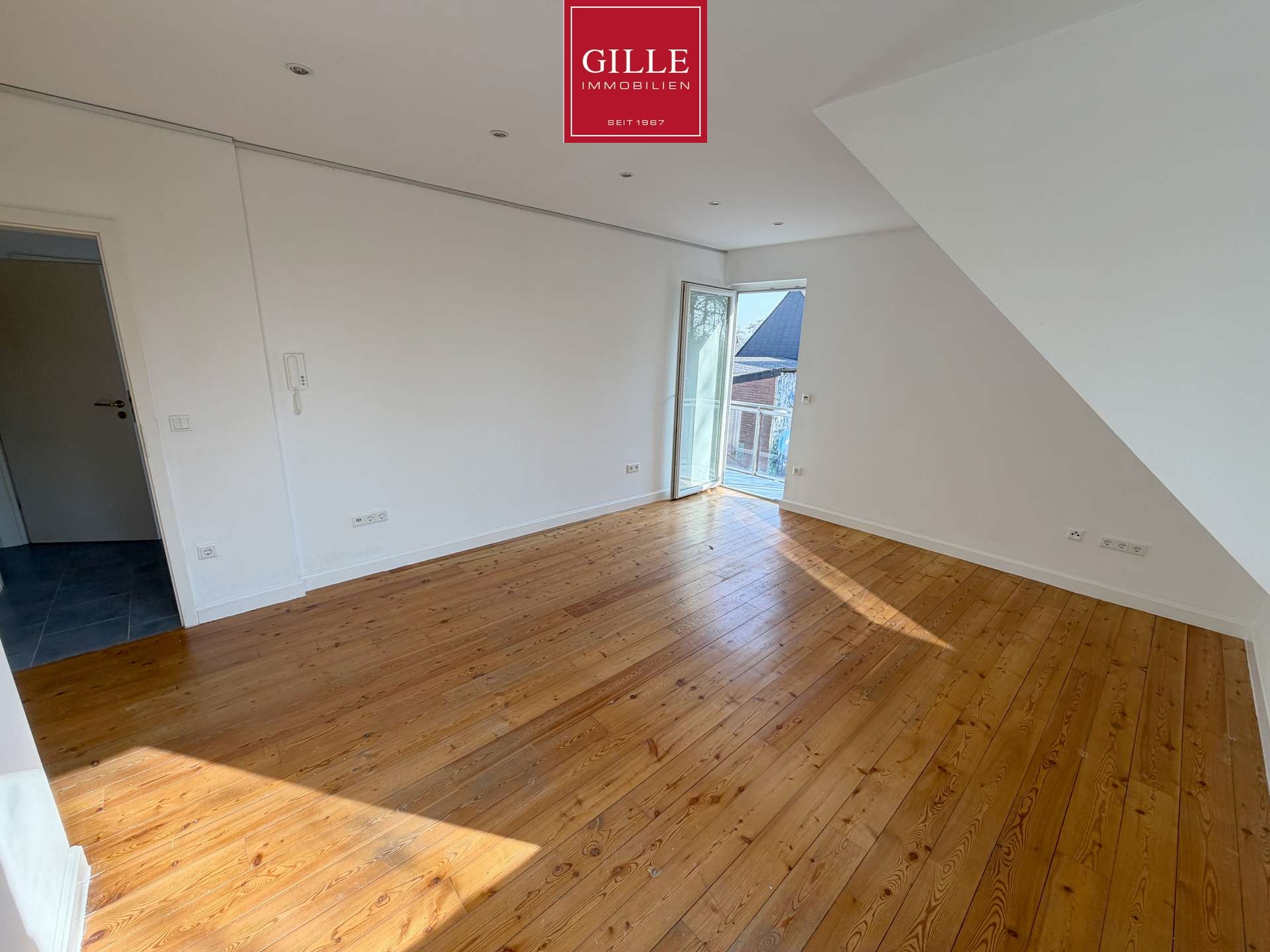 Ansicht 20 von: Neuss-Hoisten: Einmalige Gelegenheit, freistehendes 1-Familienhaus aus 2006 mit Gewerbehalle