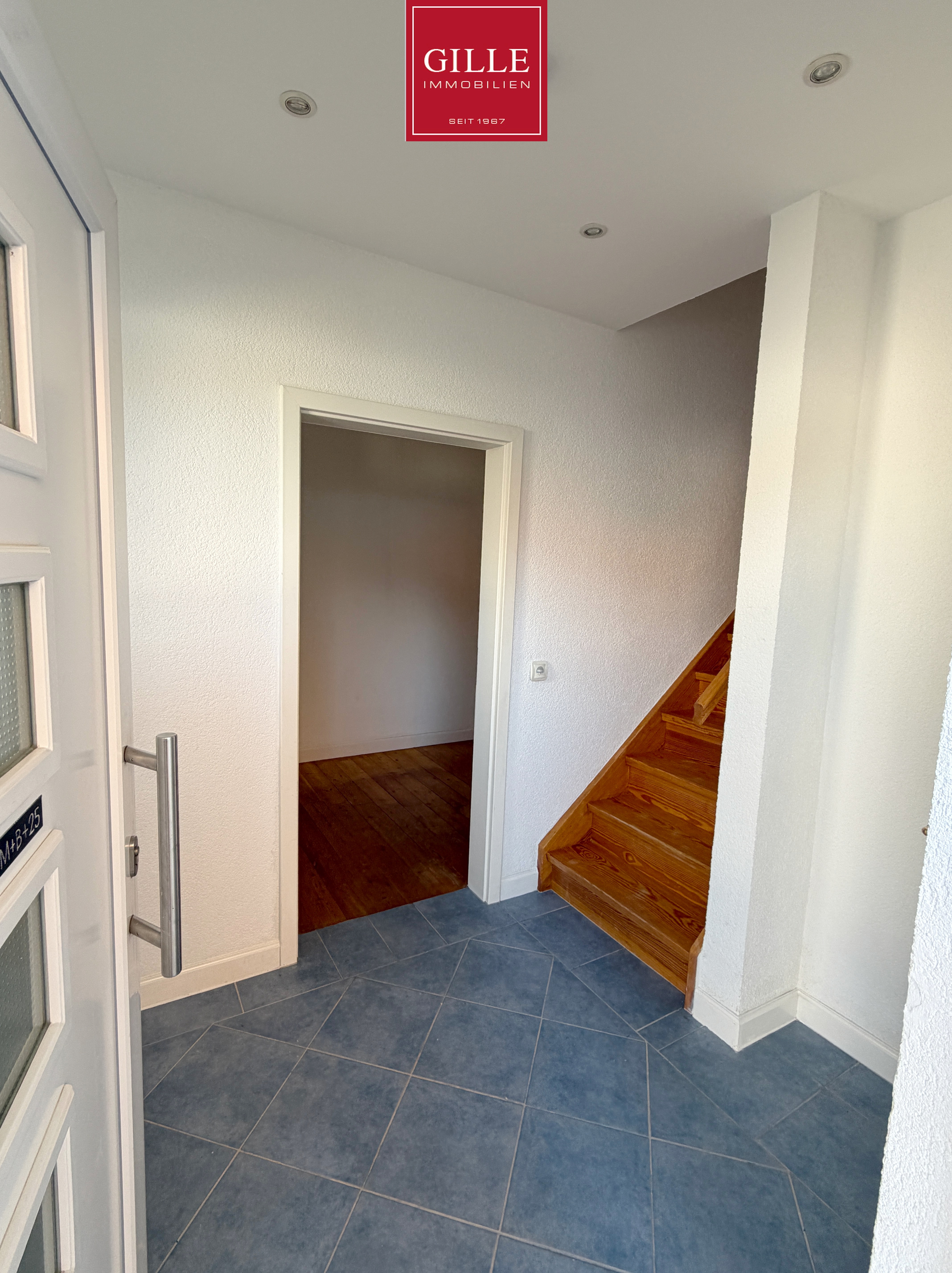 Ansicht 3 von: Neuss-Hoisten: Einmalige Gelegenheit, freistehendes 1-Familienhaus aus 2006 mit Gewerbehalle