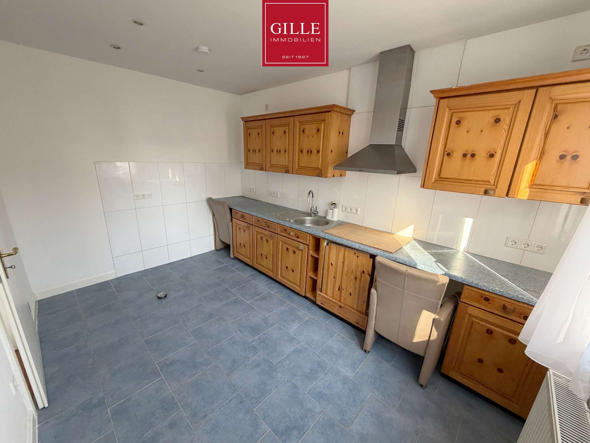 Ansicht 7 von: Neuss-Hoisten: Einmalige Gelegenheit, freistehendes 1-Familienhaus aus 2006 mit Gewerbehalle