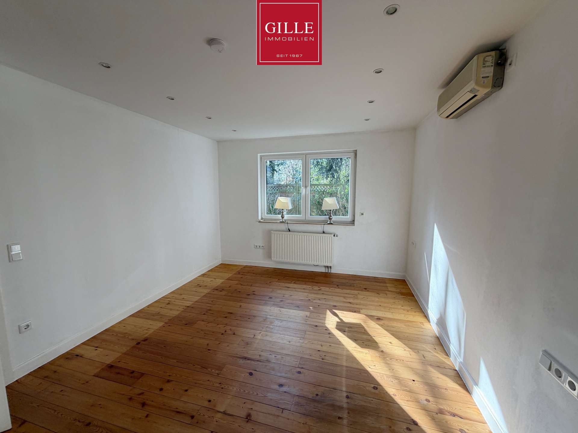 Ansicht 17 von: Neuss-Hoisten: Einmalige Gelegenheit, freistehendes 1-Familienhaus aus 2006 mit Gewerbehalle