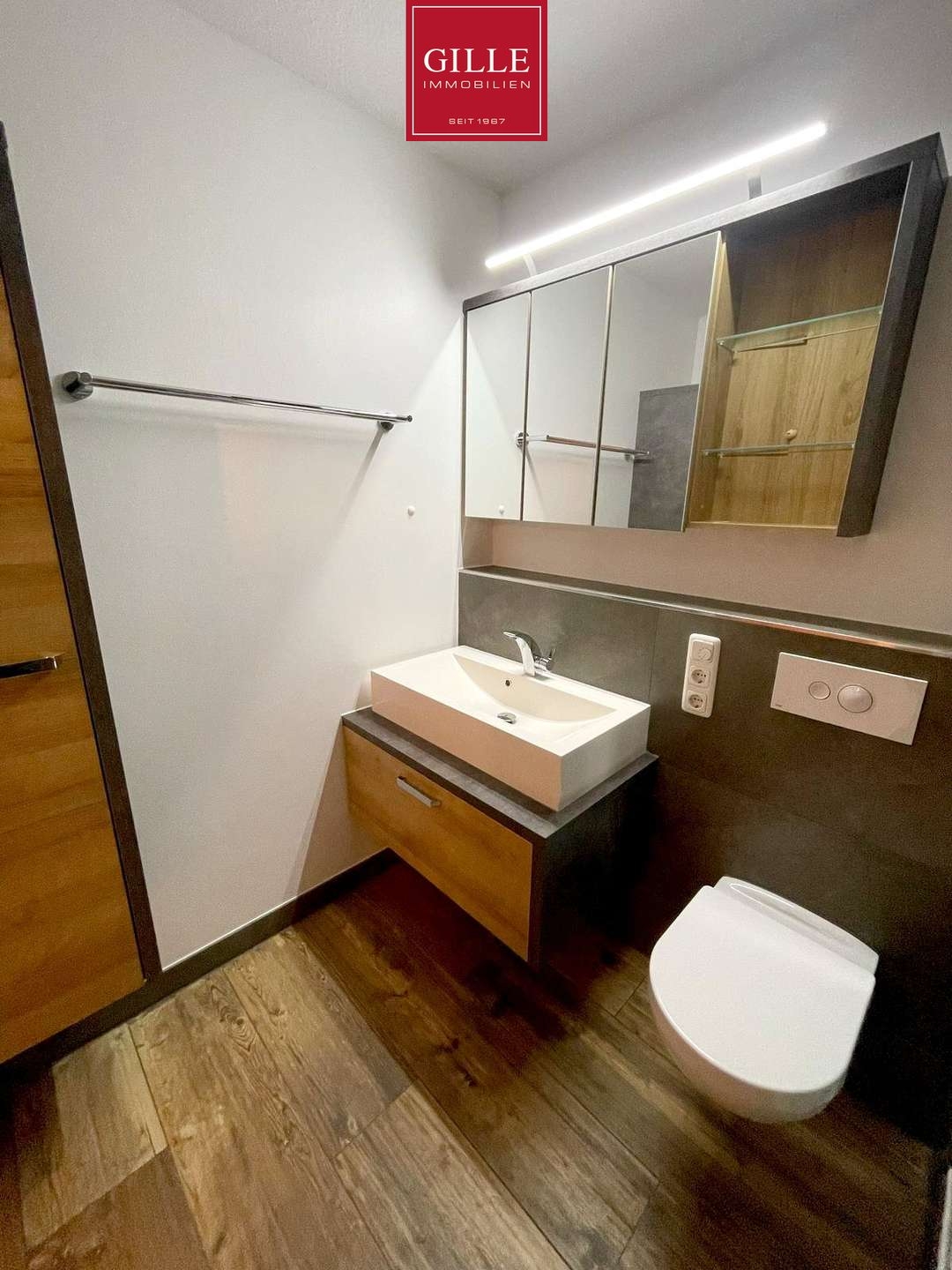 Ansicht 3 von: Reserviert! Barrierefreie 3-Zimmerwohnung mit 2 Bädern, EBK, Loggia, Aufzug und 2 TG-Stellplätzen