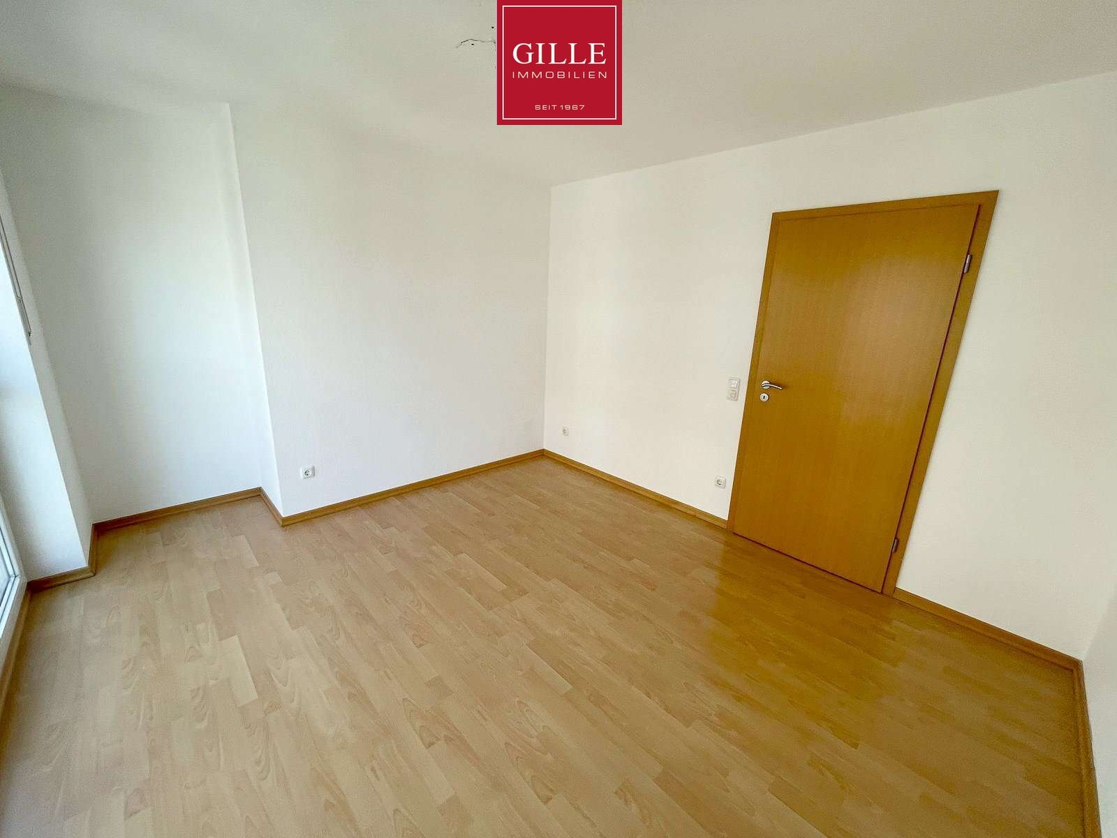 Ansicht 6 von: Reserviert! Barrierefreie 3-Zimmerwohnung mit 2 Bädern, EBK, Loggia, Aufzug und 2 TG-Stellplätzen