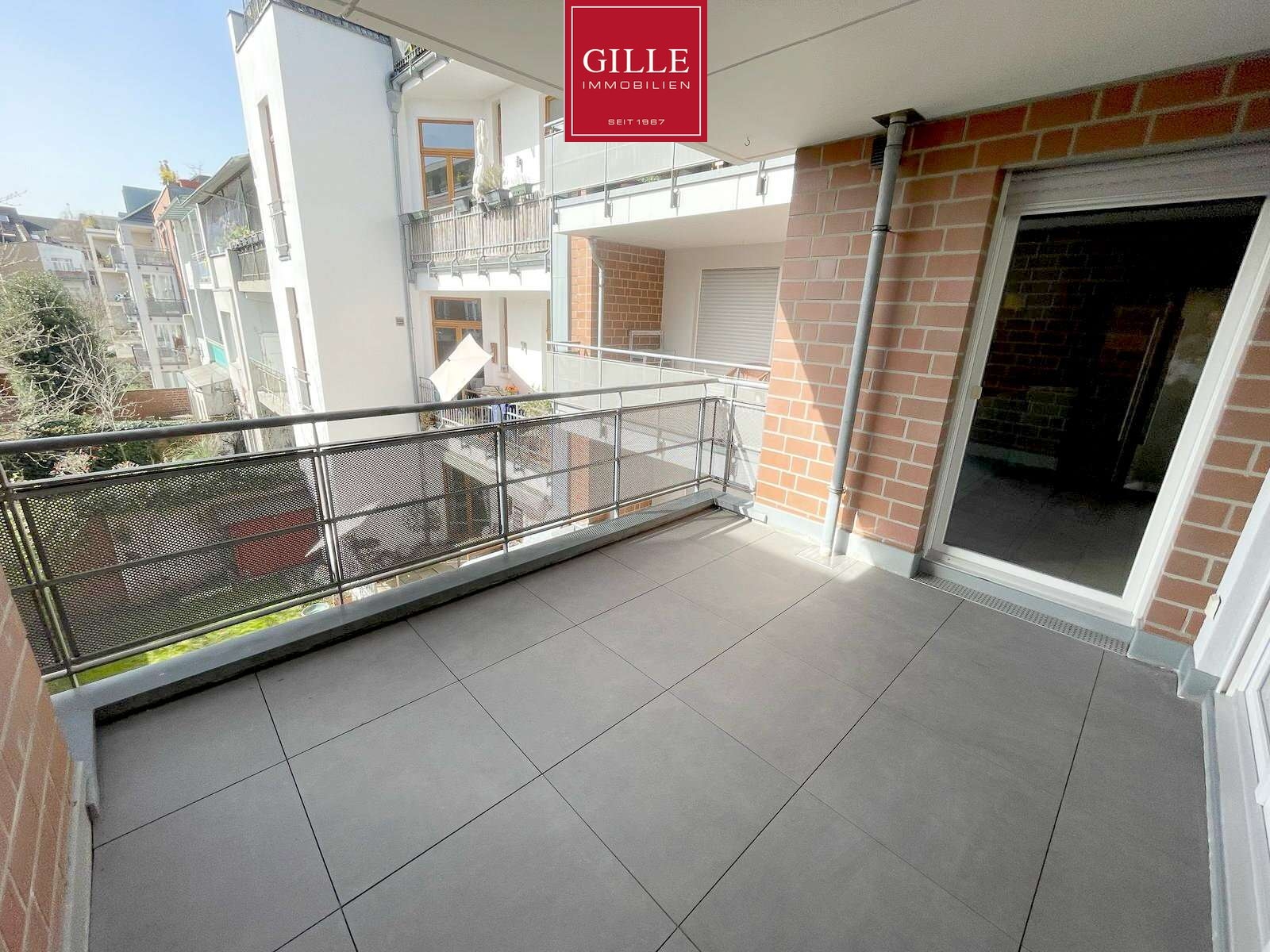 Ansicht 15 von: Reserviert! Barrierefreie 3-Zimmerwohnung mit 2 Bädern, EBK, Loggia, Aufzug und 2 TG-Stellplätzen