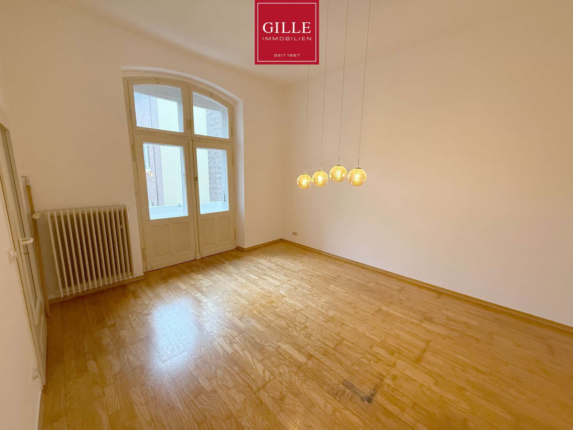 Ansicht 7 von: Charmante 2,5-Zimmer-Altbauwohnung mit Balkon, EBK und Tageslichtbad in der Neusser-Innenstadt