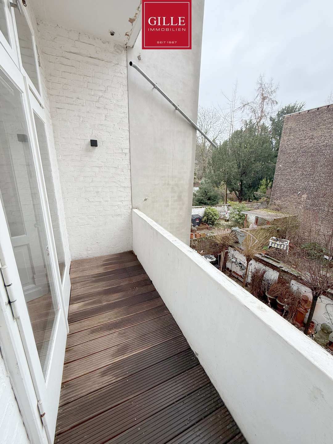 Ansicht 9 von: Charmante 2,5-Zimmer-Altbauwohnung mit Balkon, EBK und Tageslichtbad in der Neusser-Innenstadt