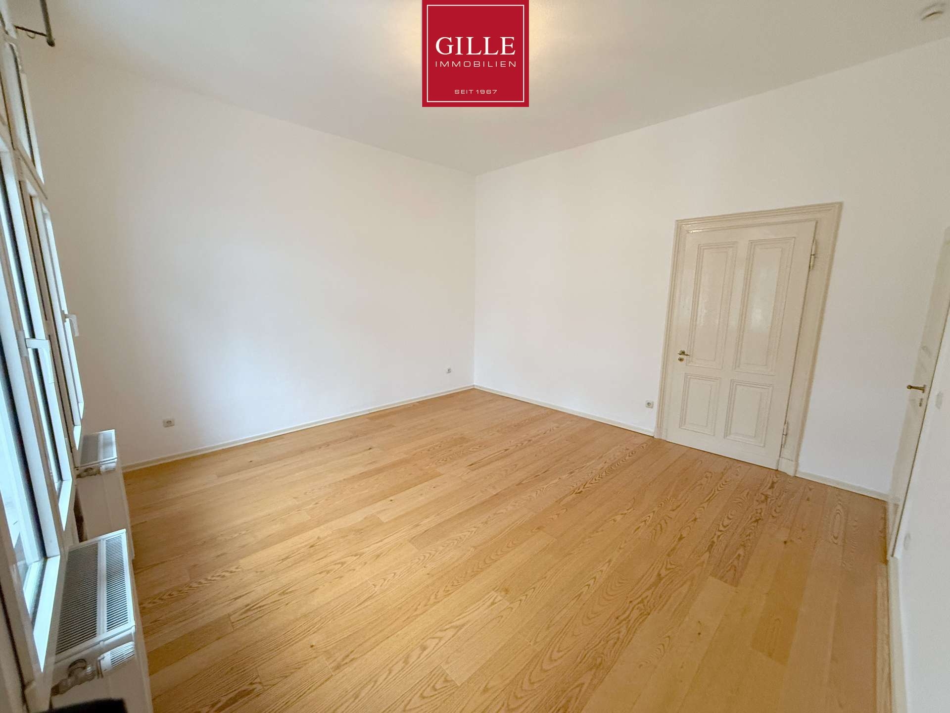 Ansicht 15 von: Charmante 2,5-Zimmer-Altbauwohnung mit Balkon, EBK und Tageslichtbad in der Neusser-Innenstadt