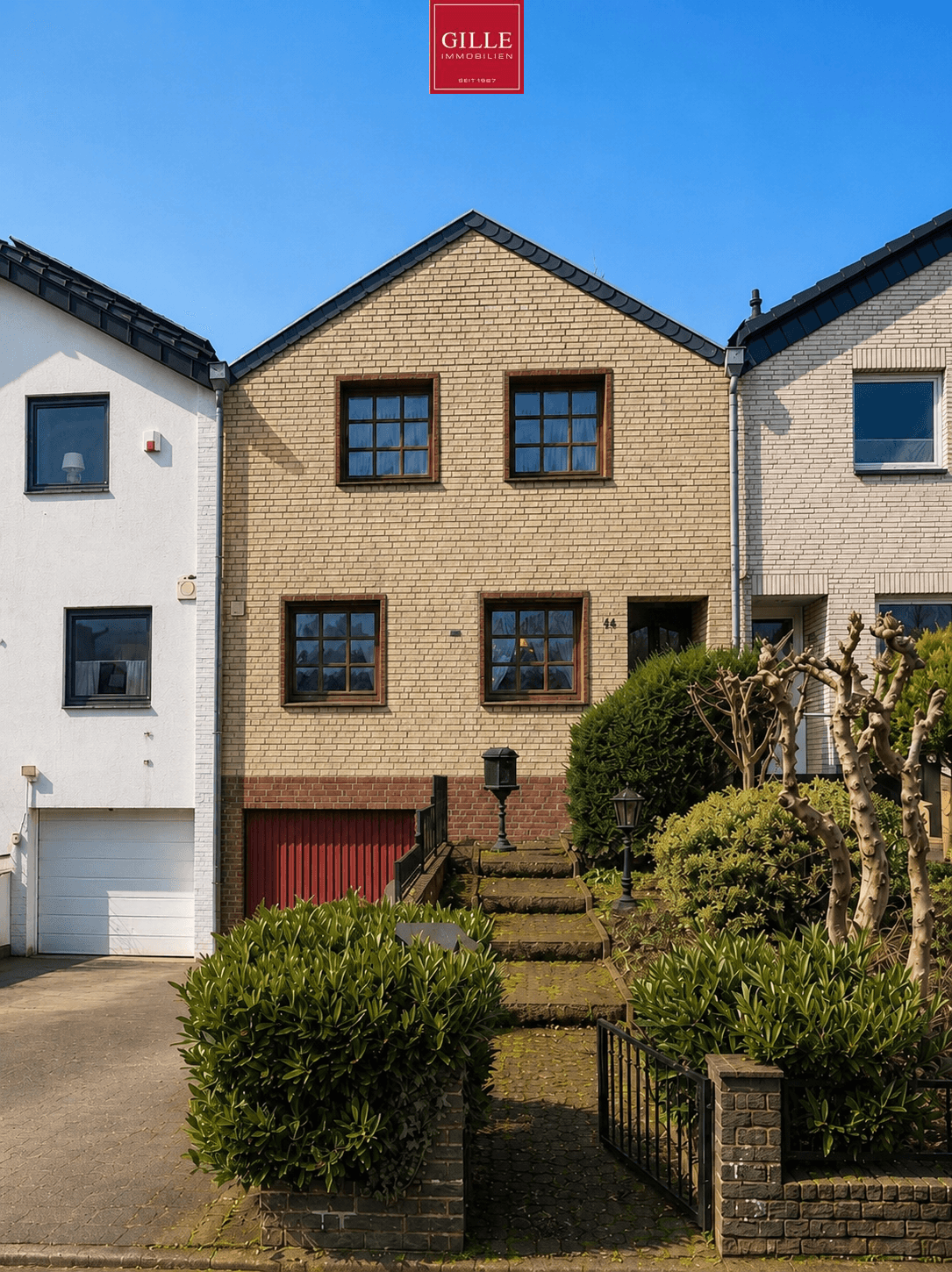 Reserviert! Reihenhaus mit Garage und großem Potenzial in ruhiger Lage von Neuss-Rosellen