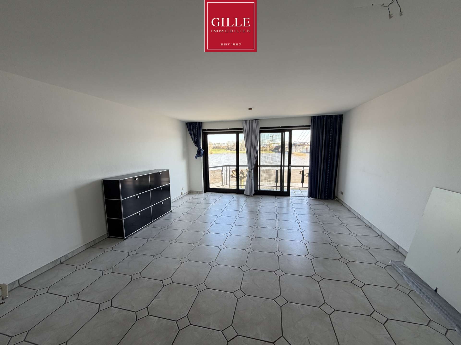 Ansicht 9 von: Exklusive Lage am Rhein – Gepflegte 2-Zimmer-Wohnung mit Balkon und Stellplatz