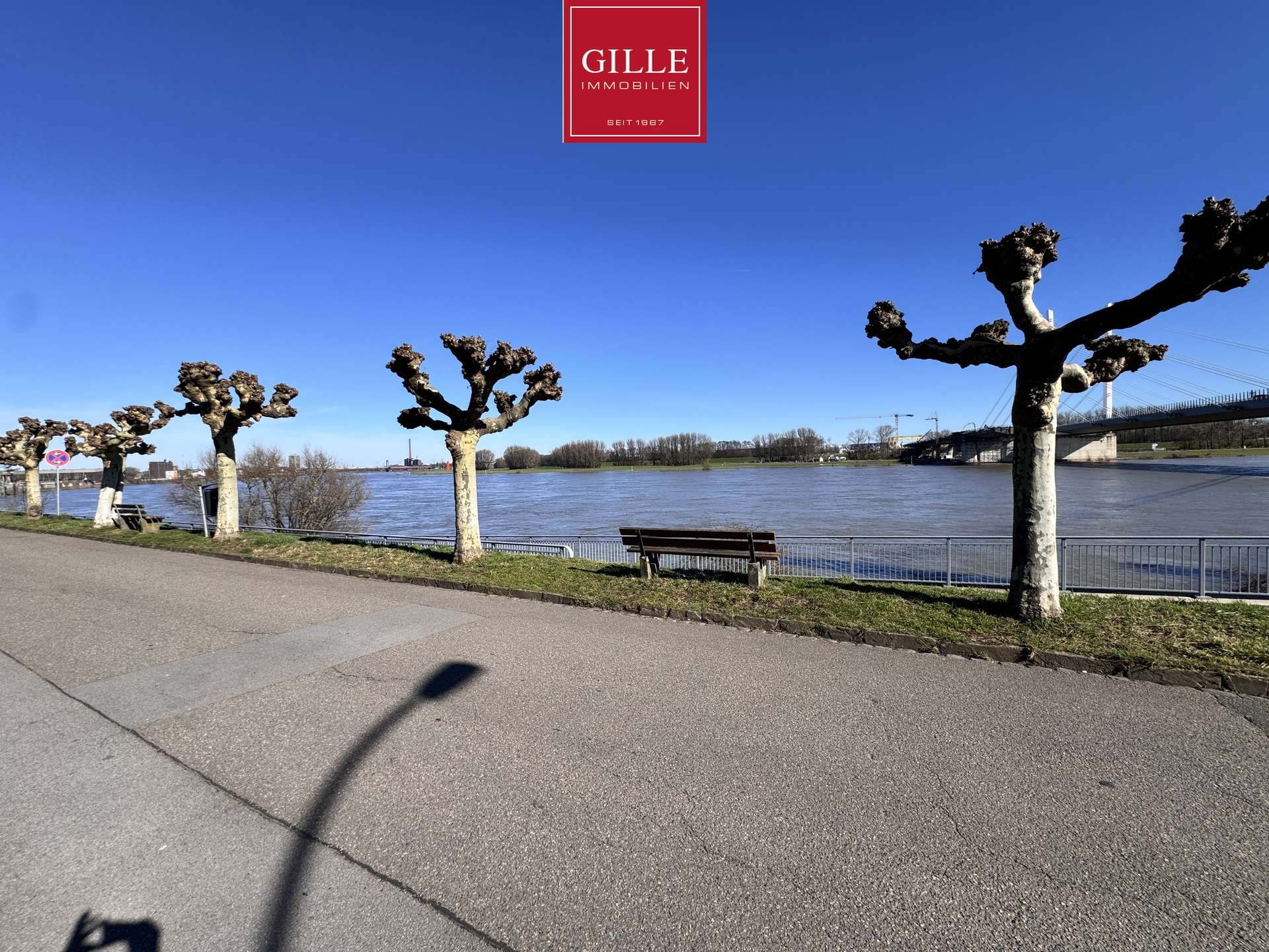 Ansicht 11 von: Exklusive Lage am Rhein – Gepflegte 2-Zimmer-Wohnung mit Balkon und Stellplatz