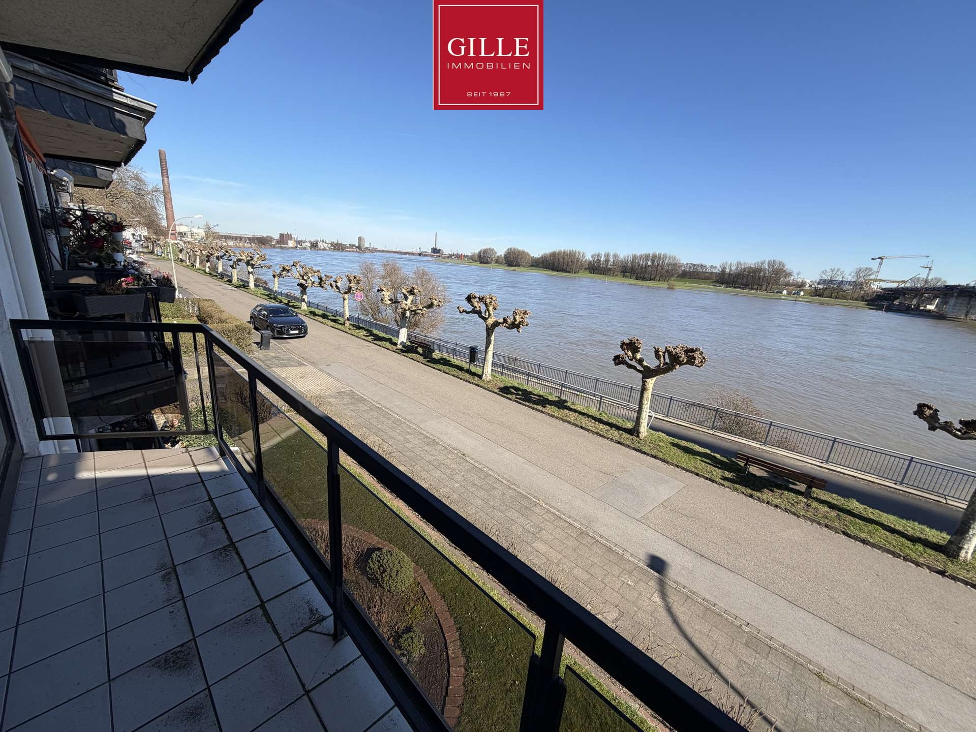 Ansicht 3 von: Exklusive Lage am Rhein – Gepflegte 2-Zimmer-Wohnung mit Balkon und Stellplatz