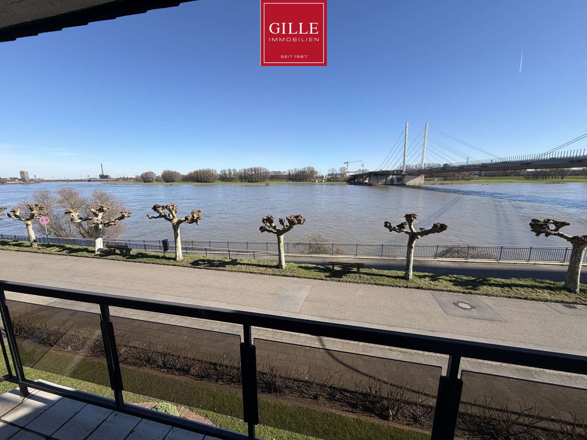 Ansicht 4 von: Exklusive Lage am Rhein – Gepflegte 2-Zimmer-Wohnung mit Balkon und Stellplatz