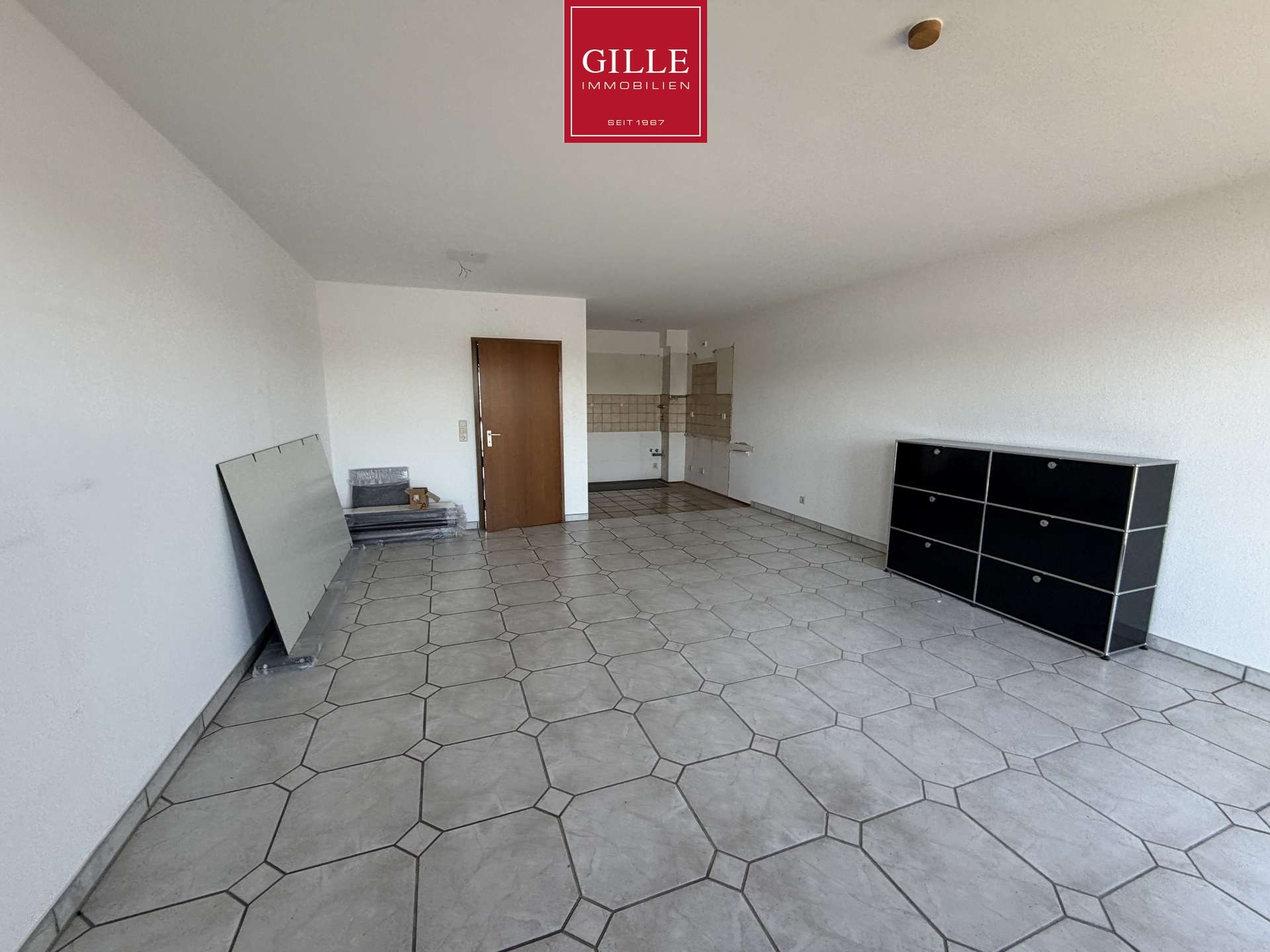 Ansicht 2 von: Exklusive Lage am Rhein – Gepflegte 2-Zimmer-Wohnung mit Balkon und Stellplatz