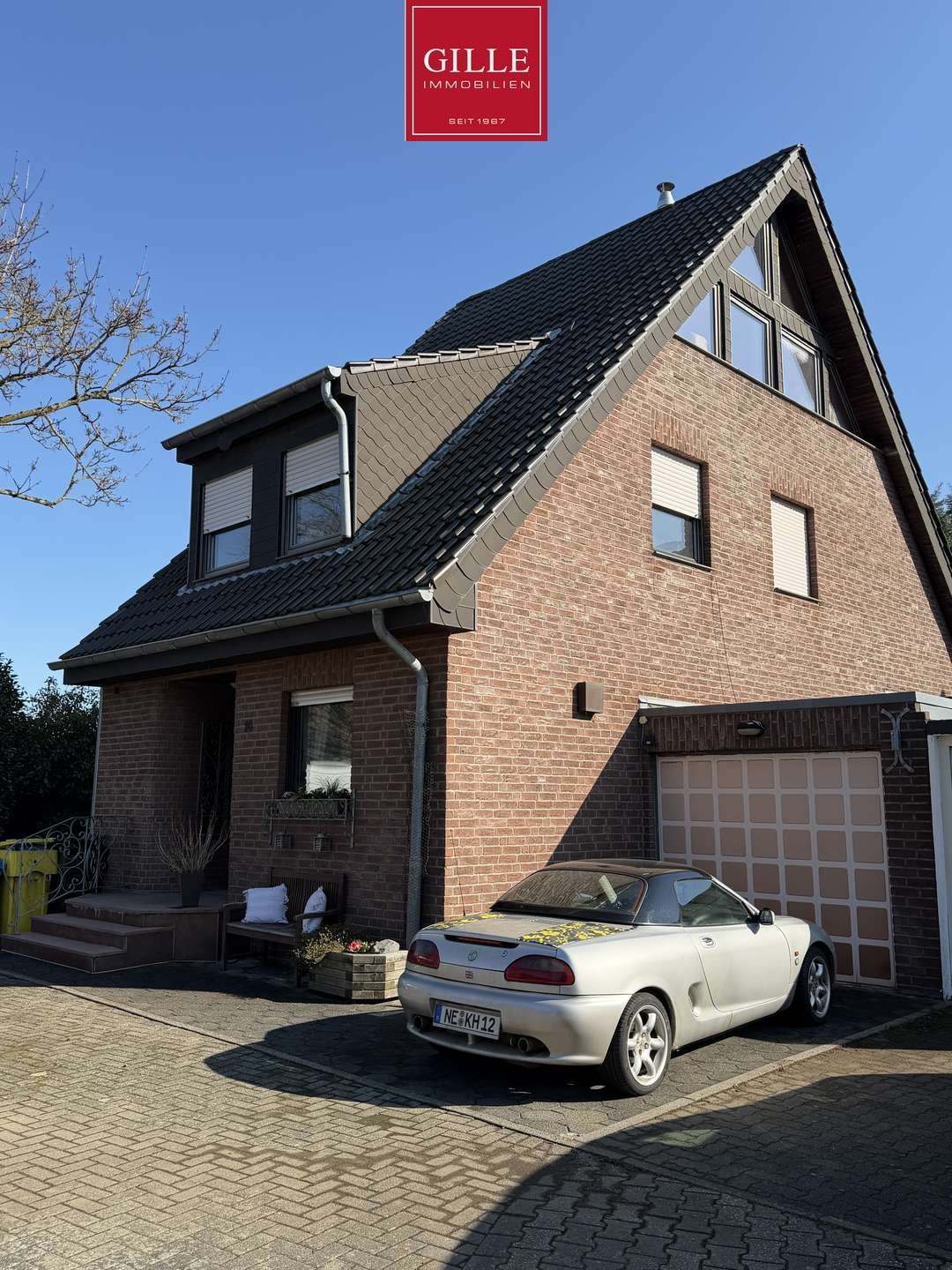 Sehr gepflegte DHH- mit Wintergarten, Sauna und Kamin und Garage in Neuss-Holzheim zu verkaufen